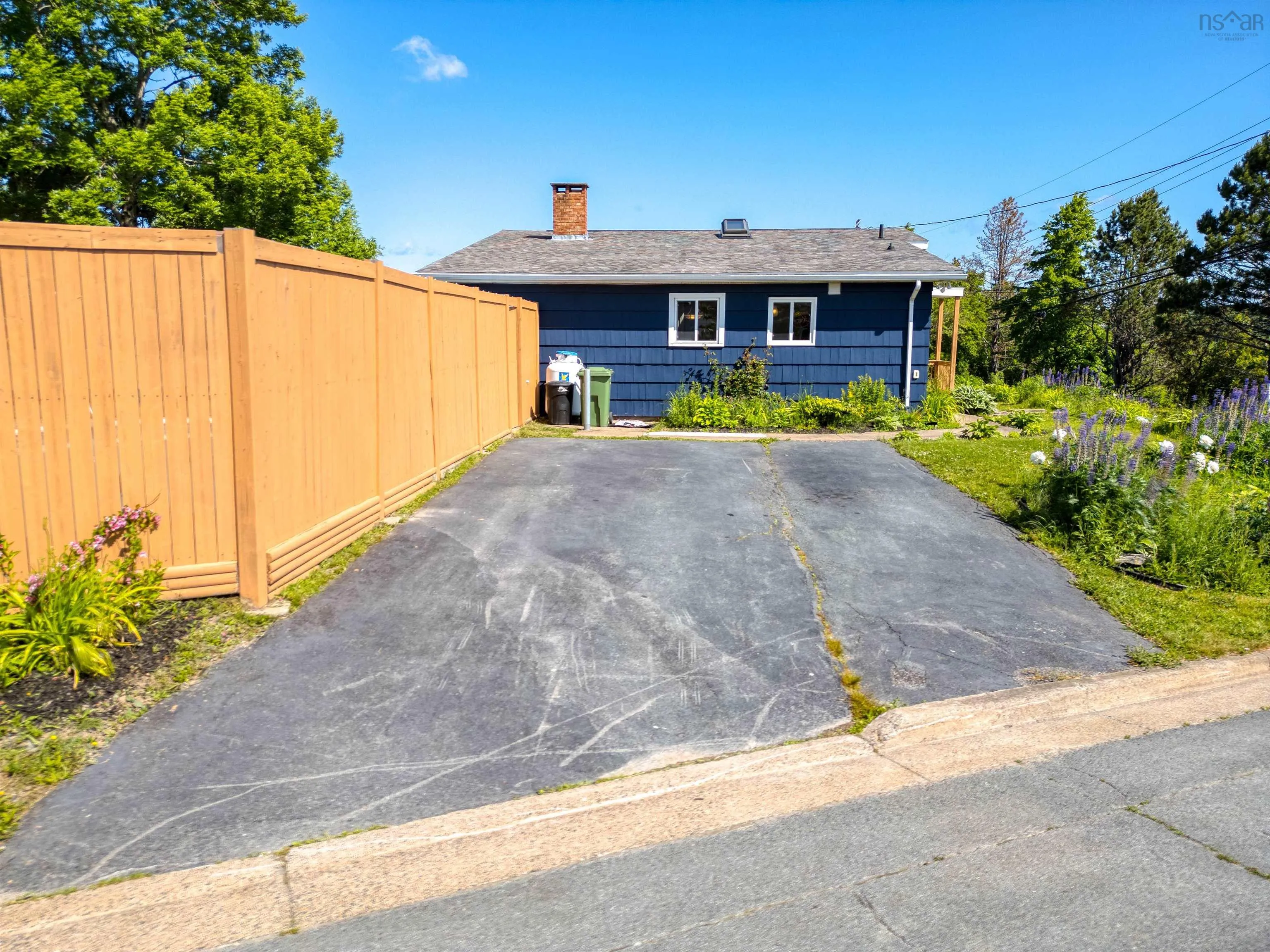38 Harris Road, Dartmouth, NS B2Y 3J4, 3 Bedrooms Bedrooms, ,2 BathroomsBathrooms,Residential,For Sale,Harris,202515654