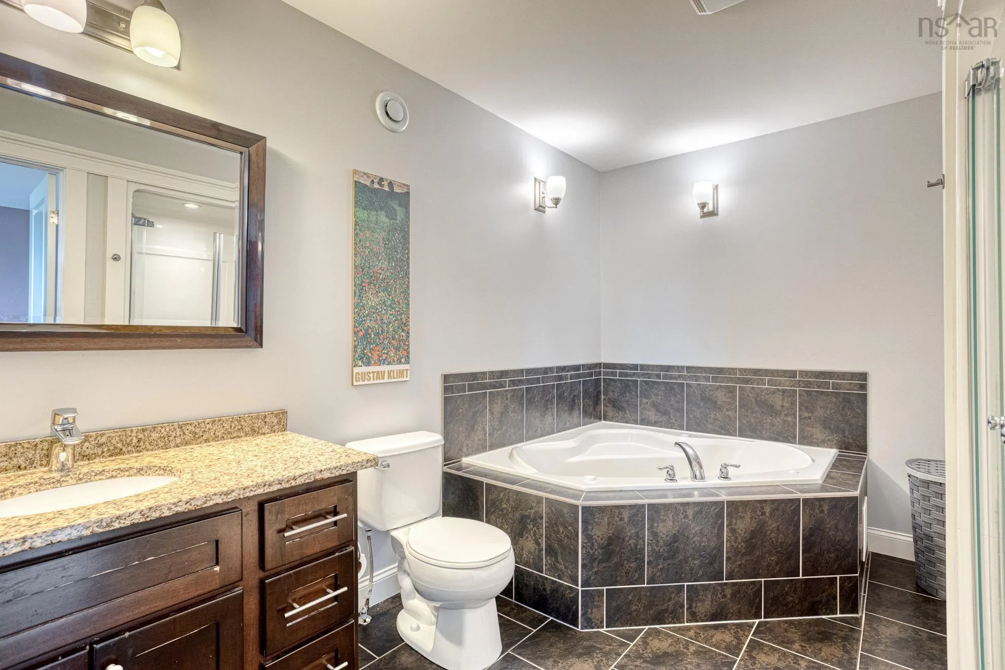 205 Transom Drive, West Bedford, NS B3M 4T8, 3 Bedrooms Bedrooms, ,4 BathroomsBathrooms,Residential,For Sale,Transom,202521023
