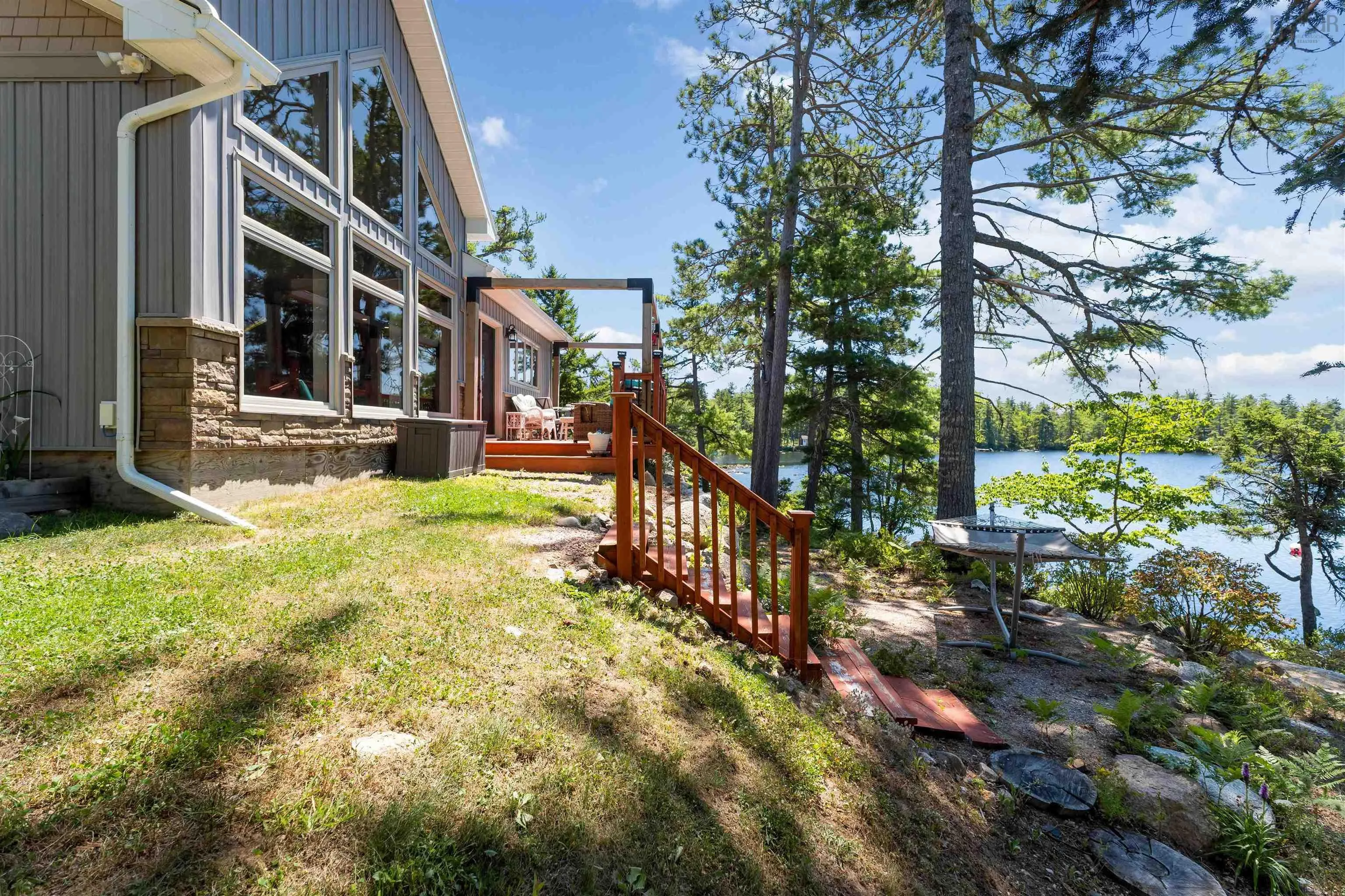 37 Andrew Point Road, Waterloo Lake, NS B0S 1P0, 2 Bedrooms Bedrooms, ,1 BathroomBathrooms,Residential,For Sale,Andrew Point,202519974