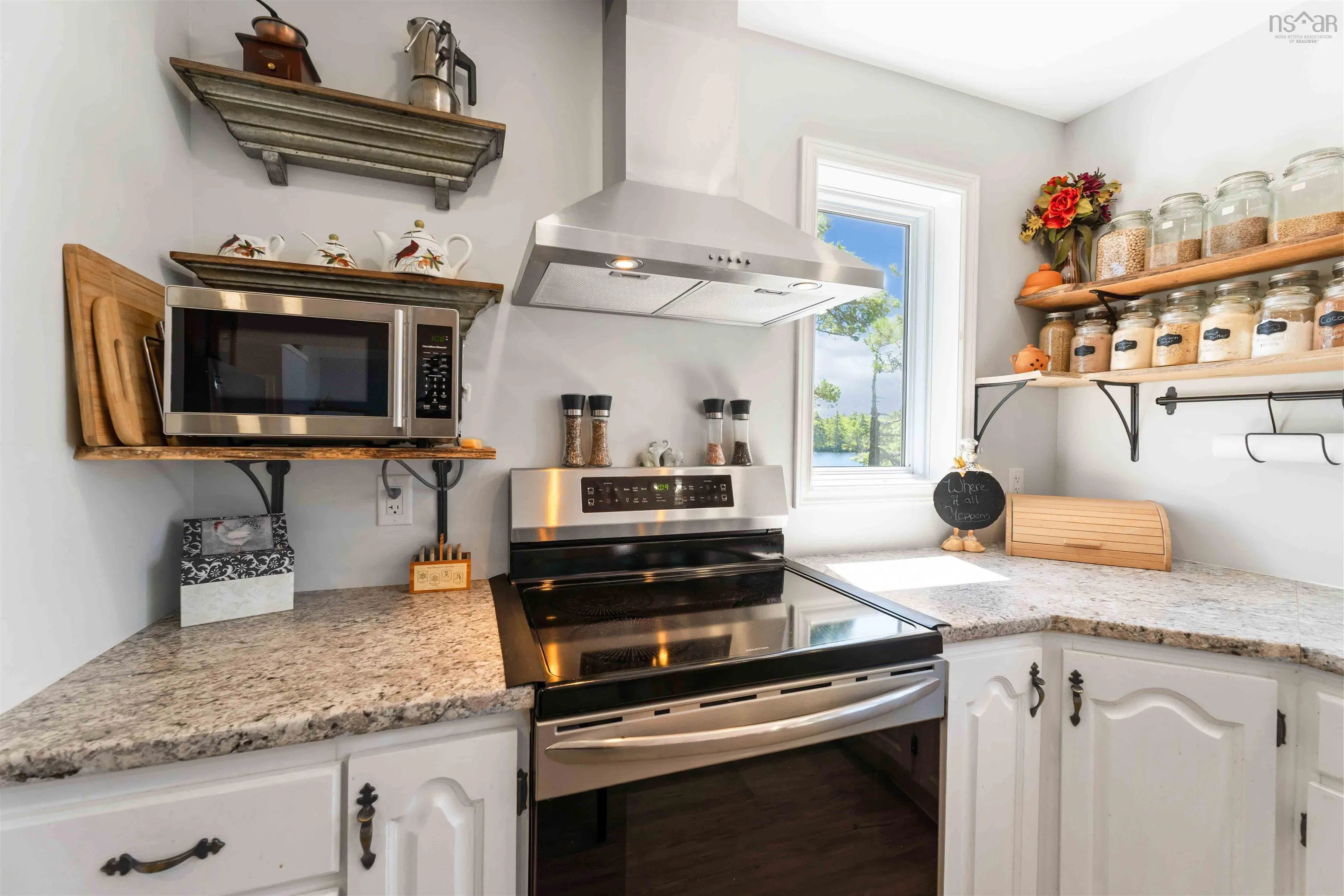 37 Andrew Point Road, Waterloo Lake, NS B0S 1P0, 2 Bedrooms Bedrooms, ,1 BathroomBathrooms,Residential,For Sale,Andrew Point,202519974