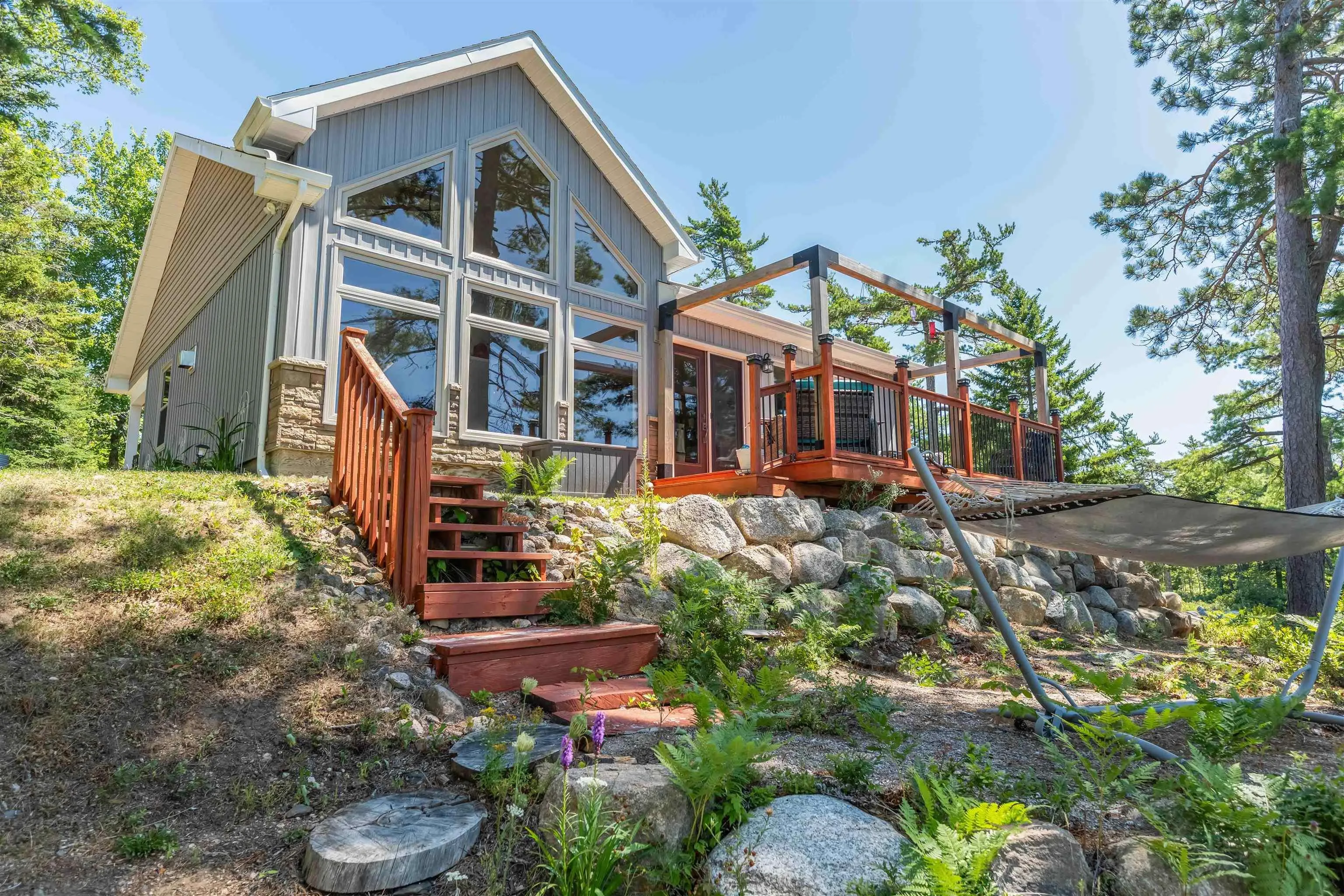 37 Andrew Point Road, Waterloo Lake, NS B0S 1P0, 2 Bedrooms Bedrooms, ,1 BathroomBathrooms,Residential,For Sale,Andrew Point,202519974