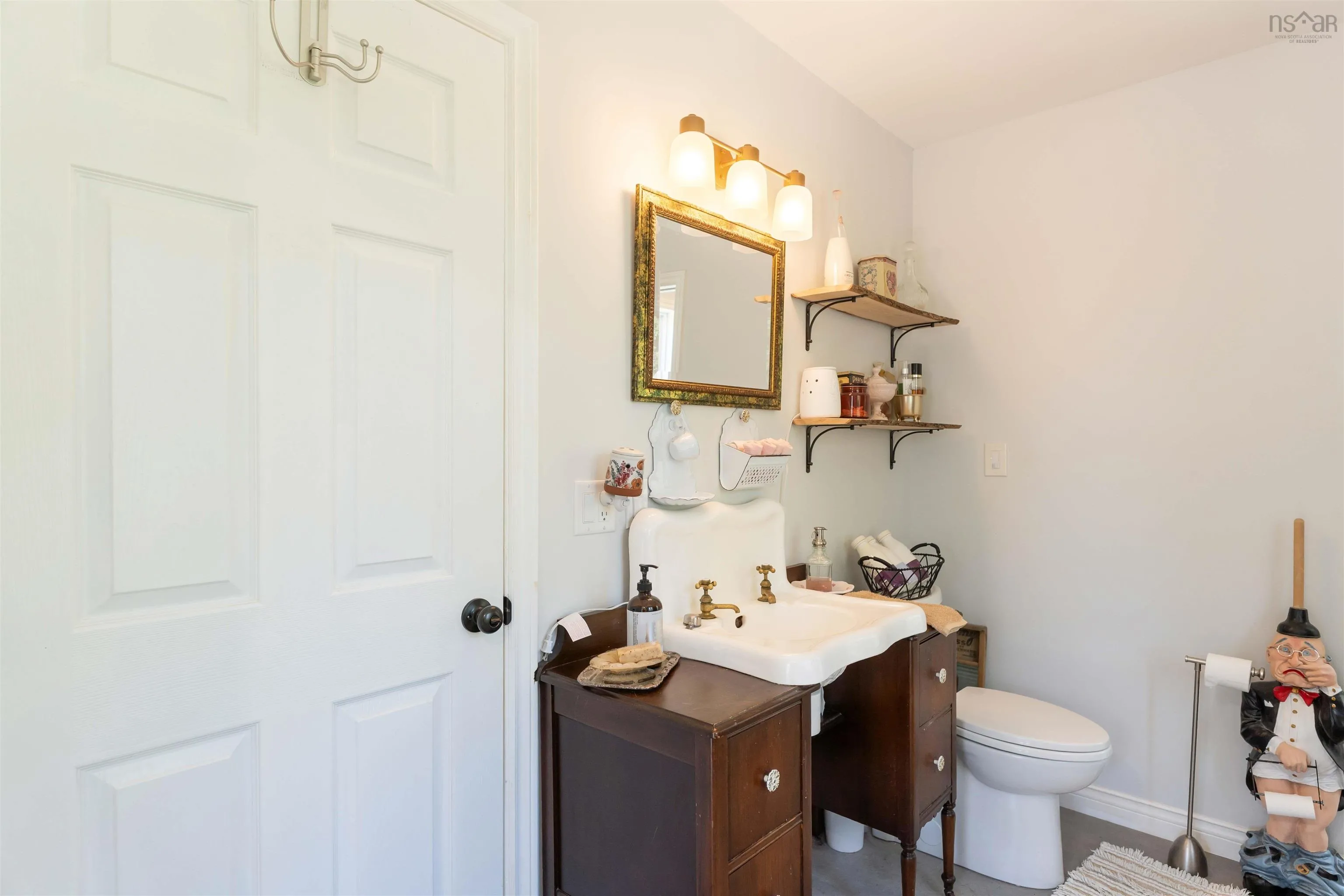 37 Andrew Point Road, Waterloo Lake, NS B0S 1P0, 2 Bedrooms Bedrooms, ,1 BathroomBathrooms,Residential,For Sale,Andrew Point,202519974