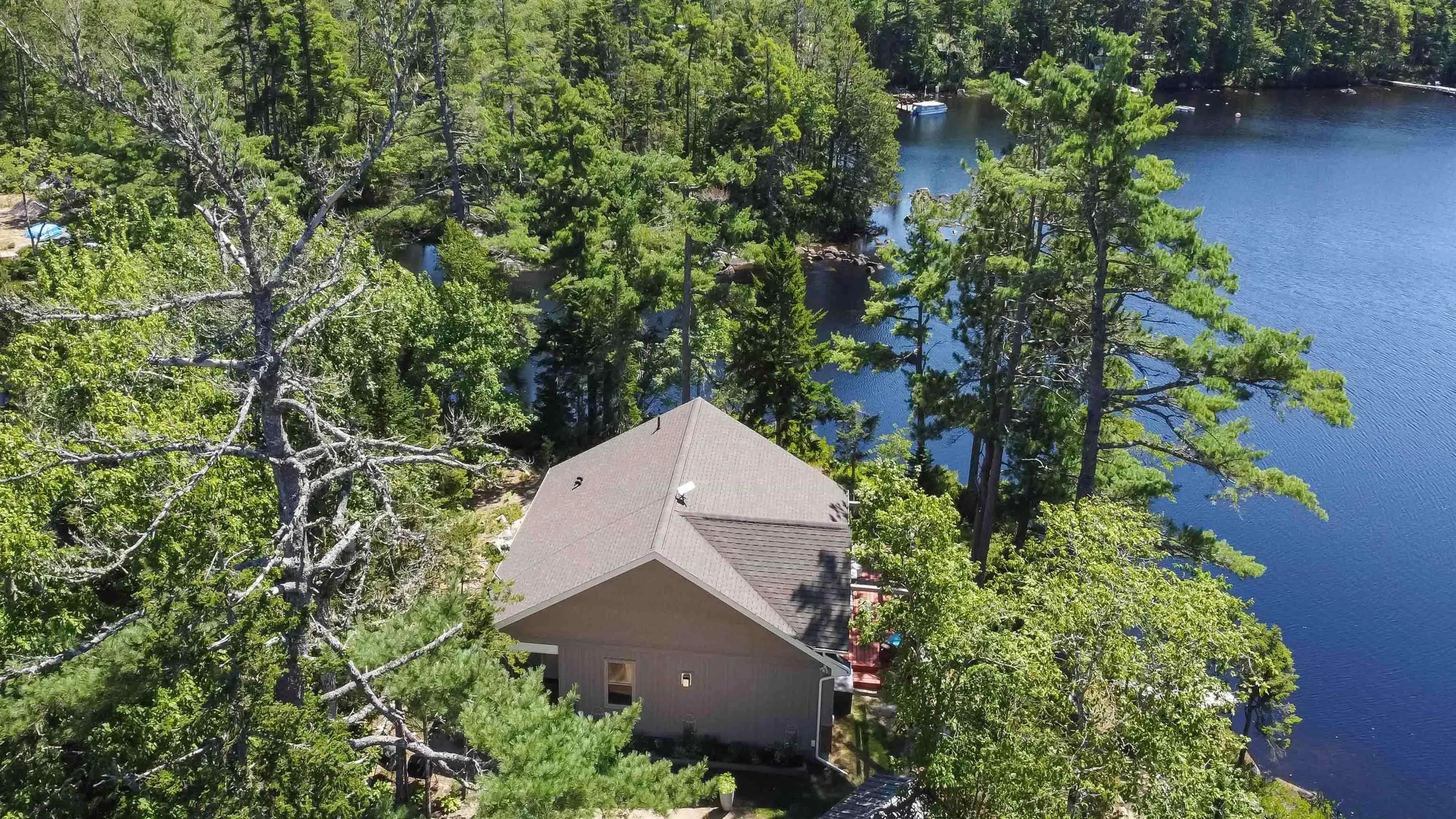 37 Andrew Point Road, Waterloo Lake, NS B0S 1P0, 2 Bedrooms Bedrooms, ,1 BathroomBathrooms,Residential,For Sale,Andrew Point,202519974