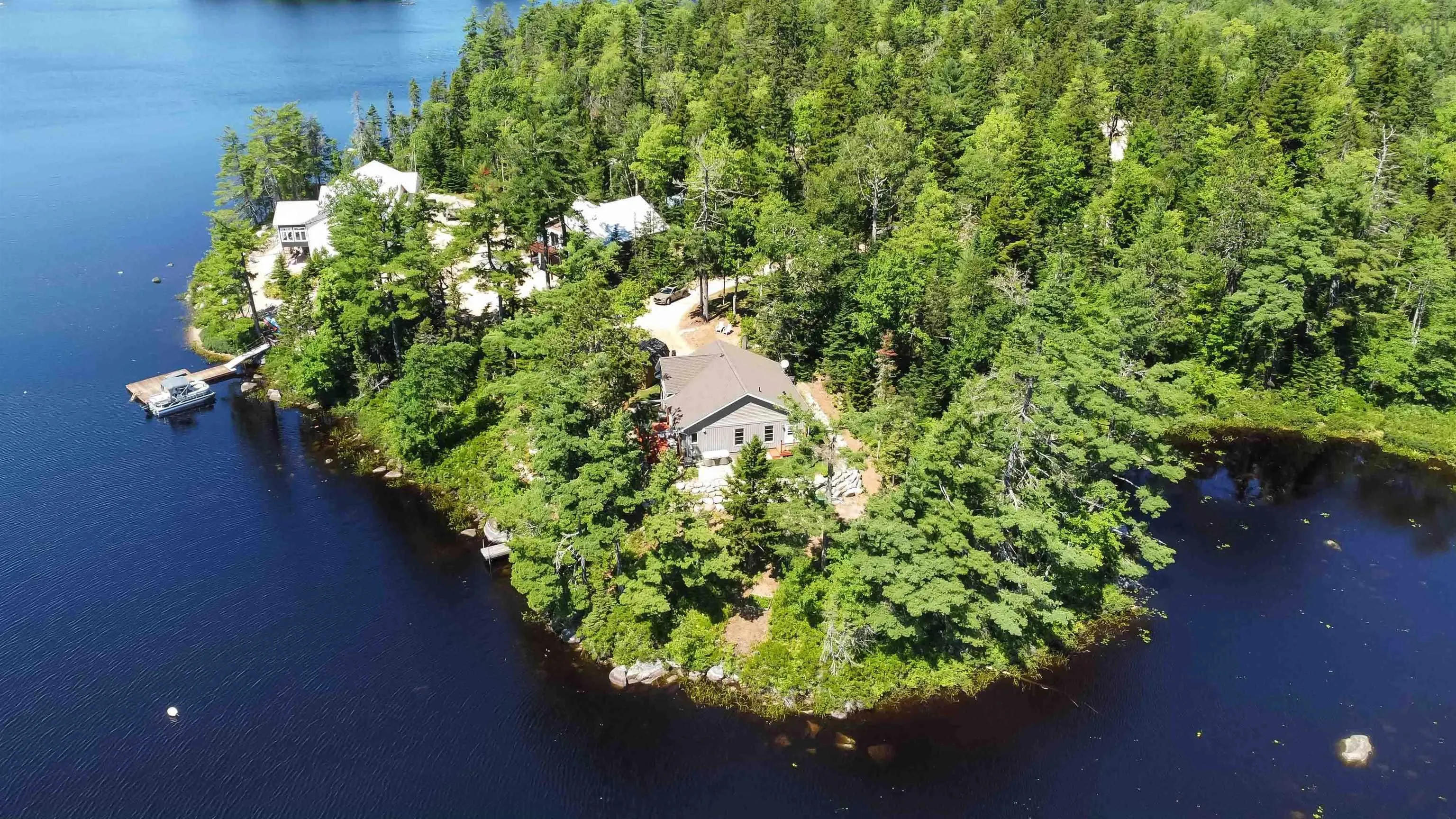 37 Andrew Point Road, Waterloo Lake, NS B0S 1P0, 2 Bedrooms Bedrooms, ,1 BathroomBathrooms,Residential,For Sale,Andrew Point,202519974