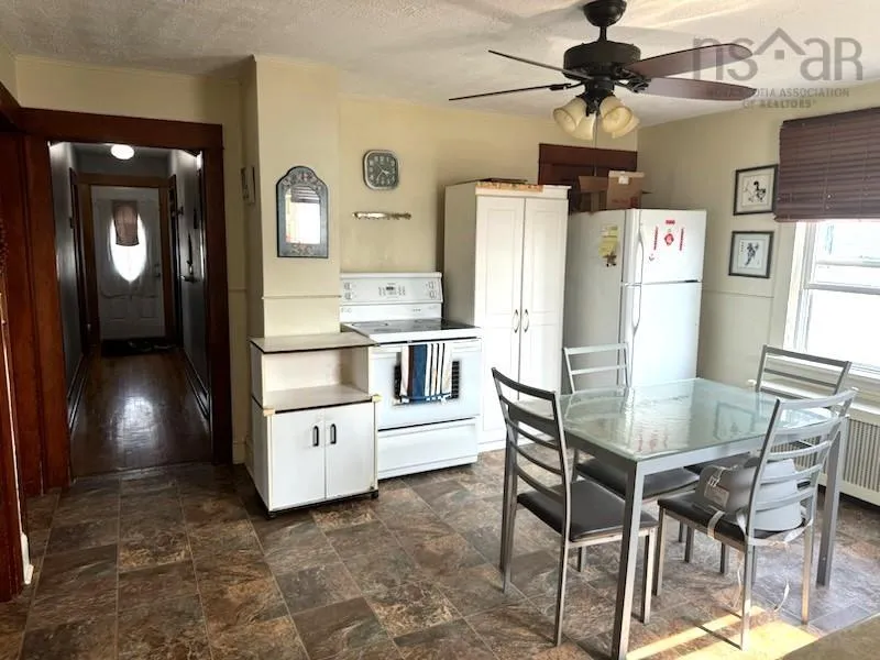 1 West Street, Whitney Pier Ns B1n 1r6, 4 Bedrooms Bedrooms, ,3 BathroomsBathrooms,Residential,For Sale,West,202505003