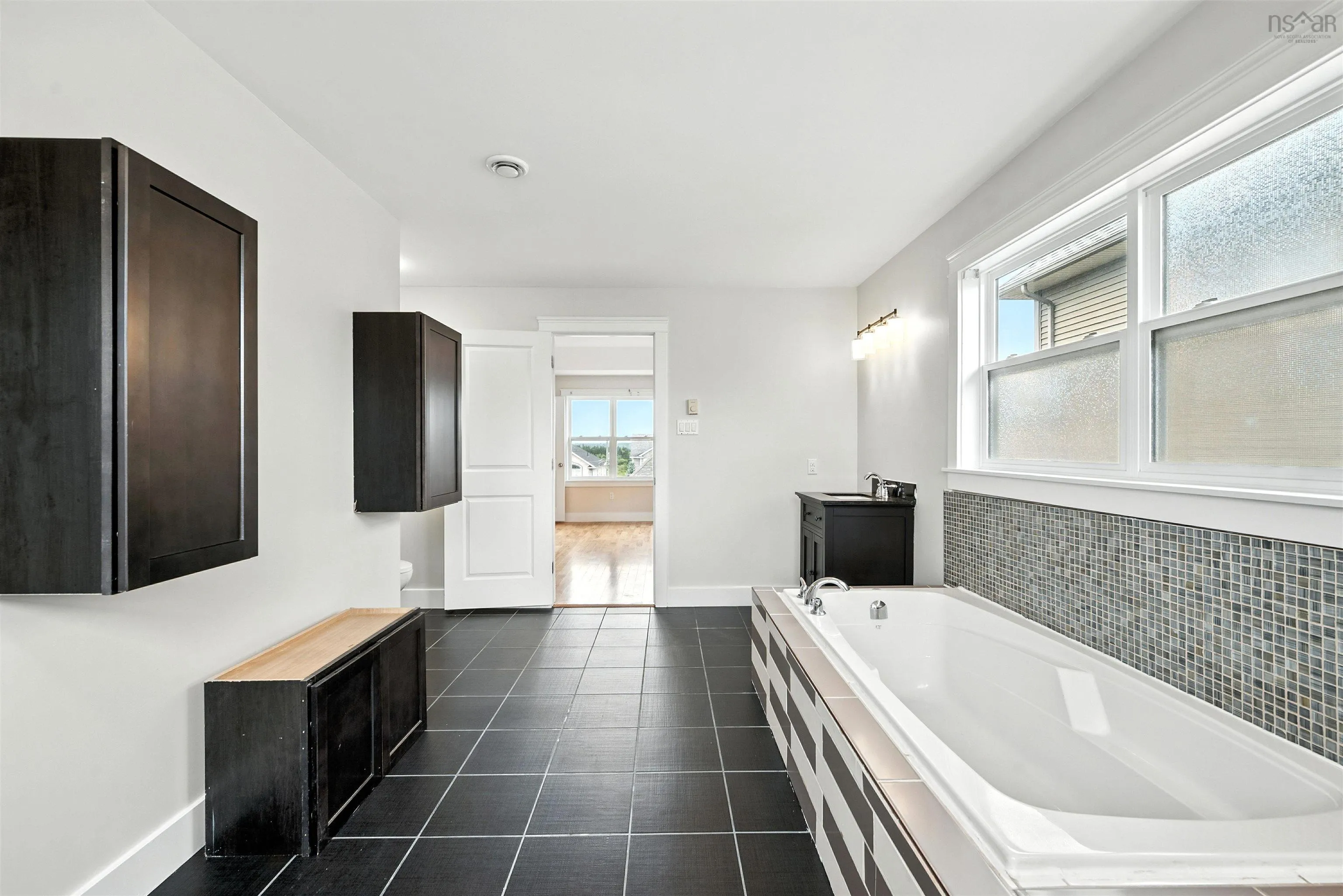78 Drillio Crescent, Halifax, NS B3N 3K7, 6 Bedrooms Bedrooms, ,4 BathroomsBathrooms,Residential,For Sale,Drillio,202522346