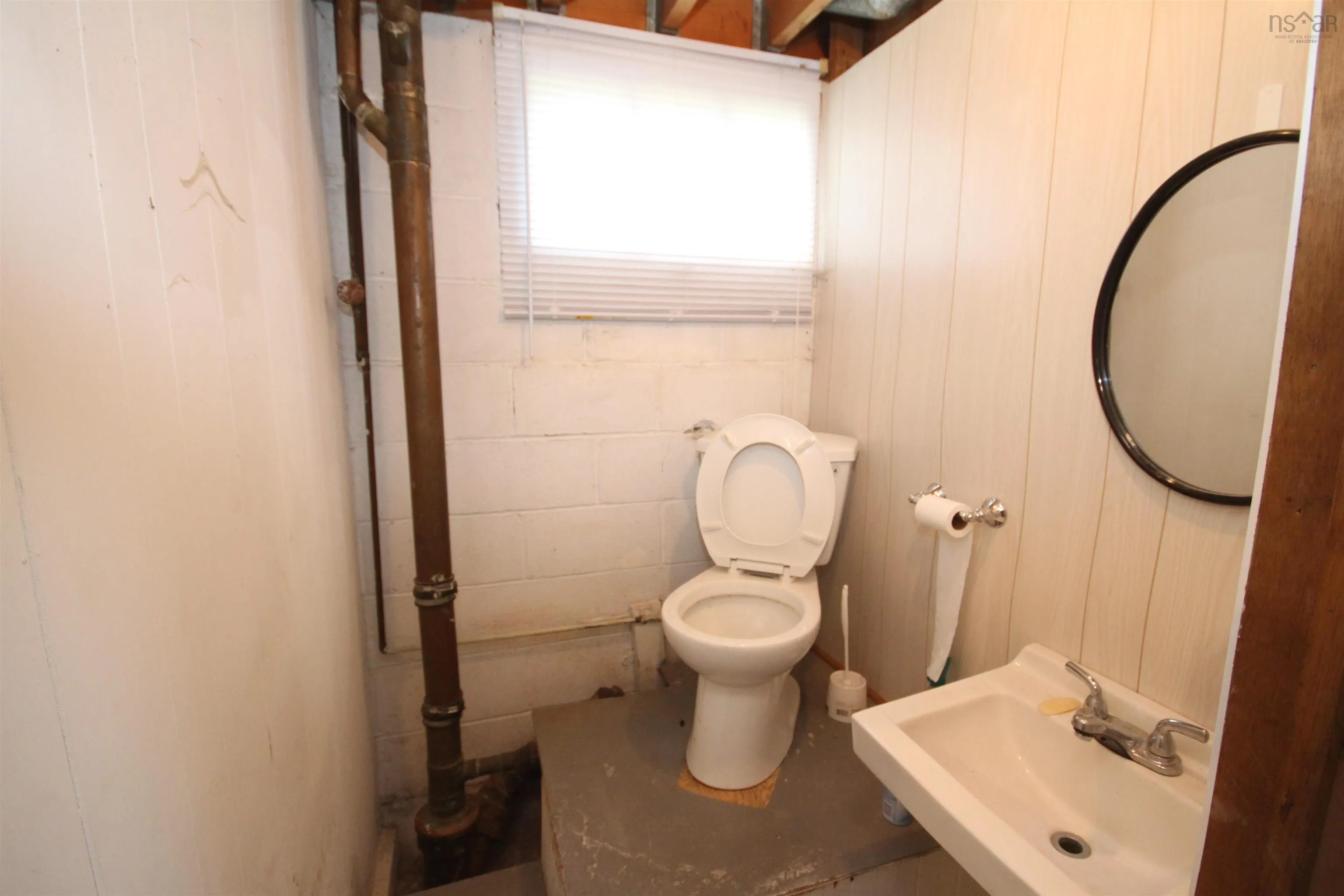 504 Queen Street, Port Hawkesbury, NS B9A 2V9, 4 Bedrooms Bedrooms, ,2 BathroomsBathrooms,Residential,For Sale,Queen,202517689
