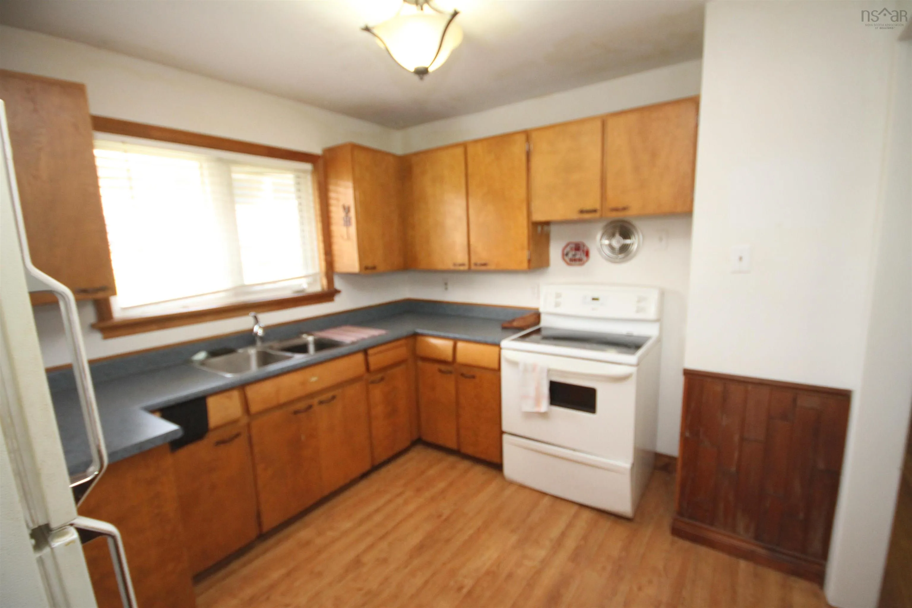 504 Queen Street, Port Hawkesbury, NS B9A 2V9, 4 Bedrooms Bedrooms, ,2 BathroomsBathrooms,Residential,For Sale,Queen,202517689