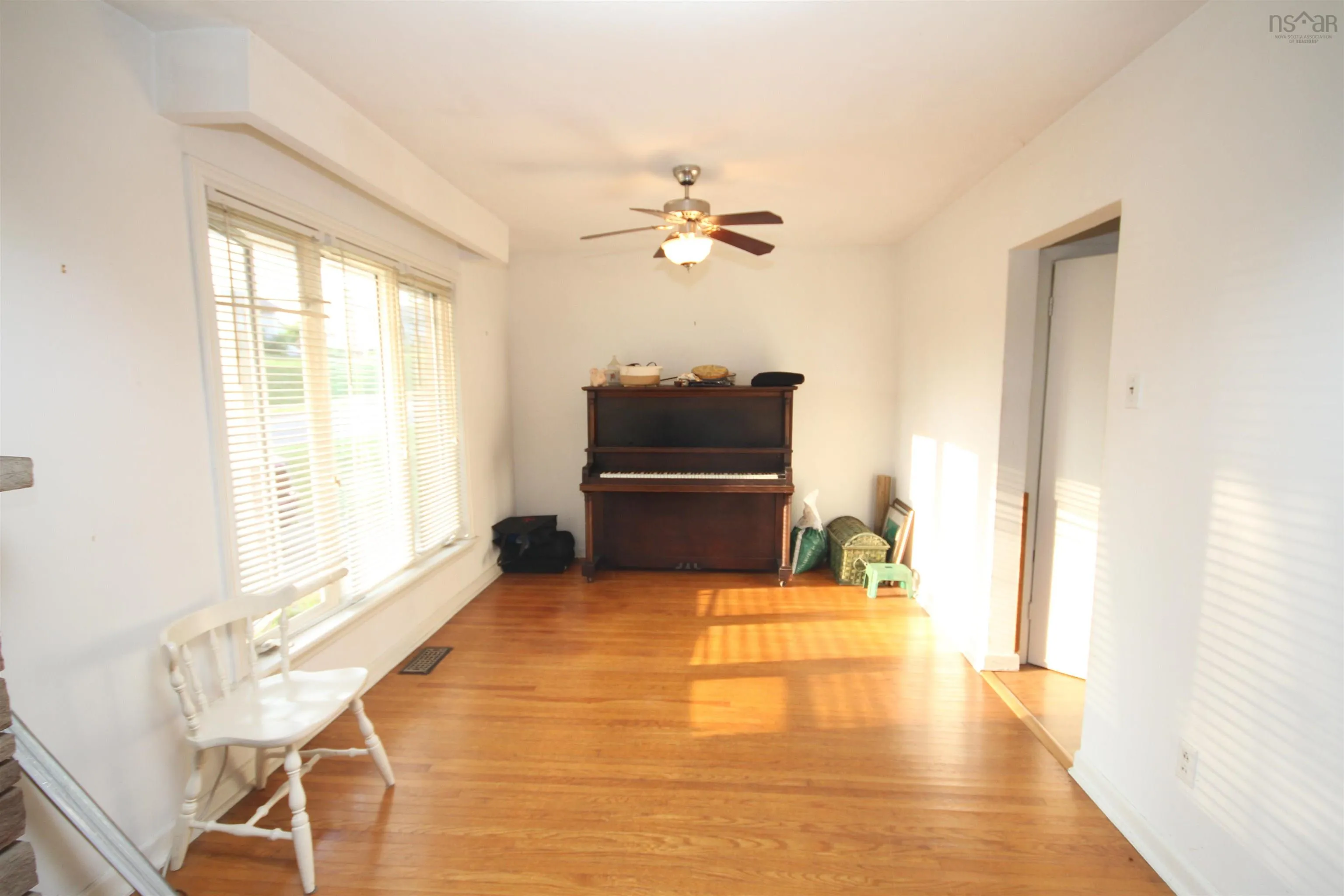 504 Queen Street, Port Hawkesbury, NS B9A 2V9, 4 Bedrooms Bedrooms, ,2 BathroomsBathrooms,Residential,For Sale,Queen,202517689