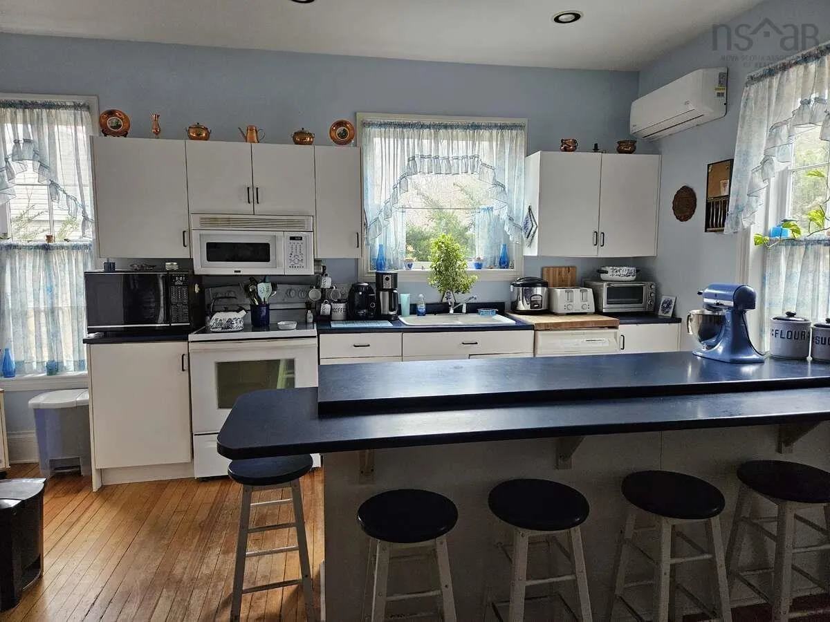 85 Alexander Street, New Glasgow, NS B2H 2S6, 4 Bedrooms Bedrooms, ,3 BathroomsBathrooms,Residential,For Sale,Alexander,202507828
