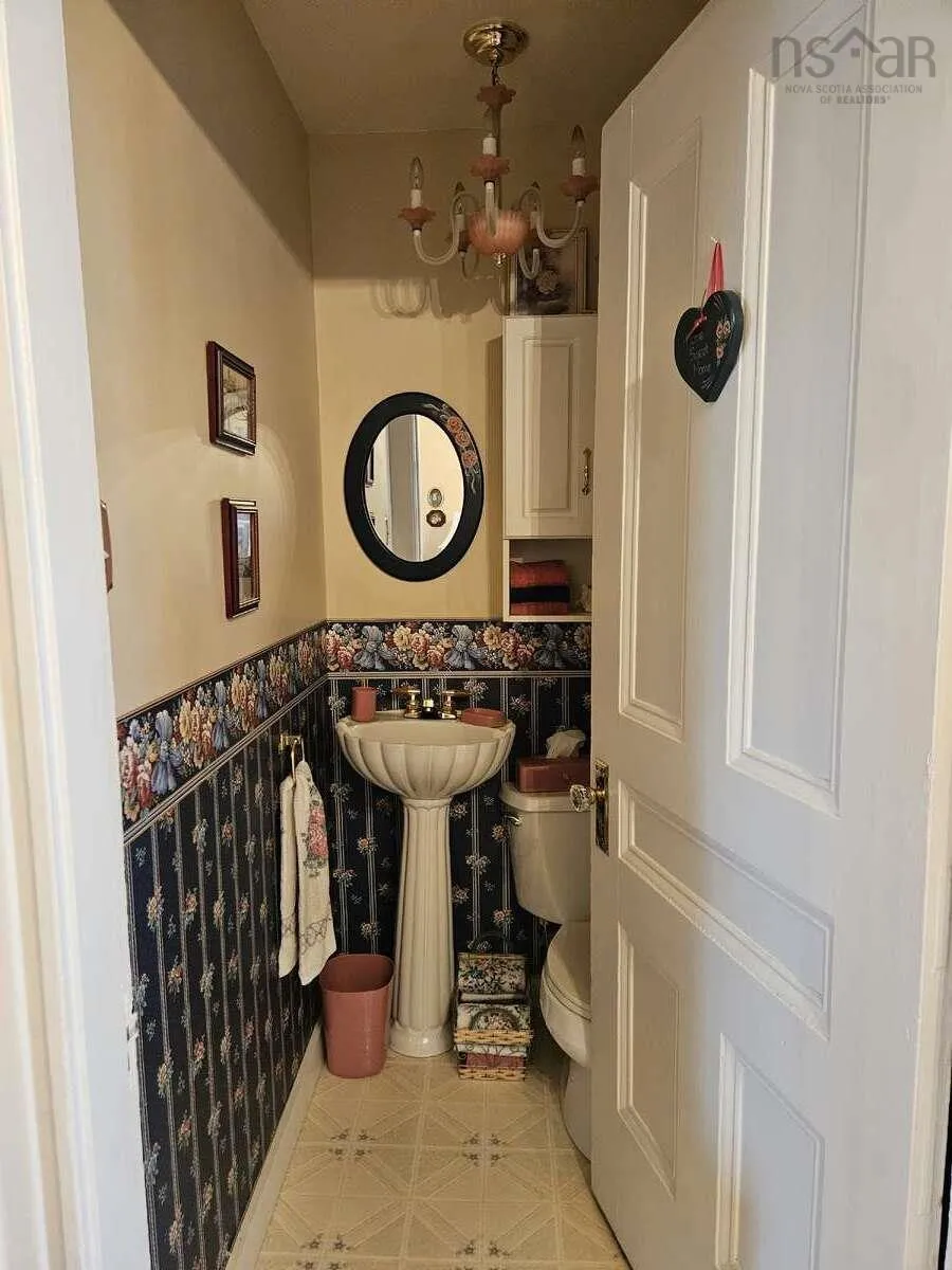 85 Alexander Street, New Glasgow, NS B2H 2S6, 4 Bedrooms Bedrooms, ,3 BathroomsBathrooms,Residential,For Sale,Alexander,202507828
