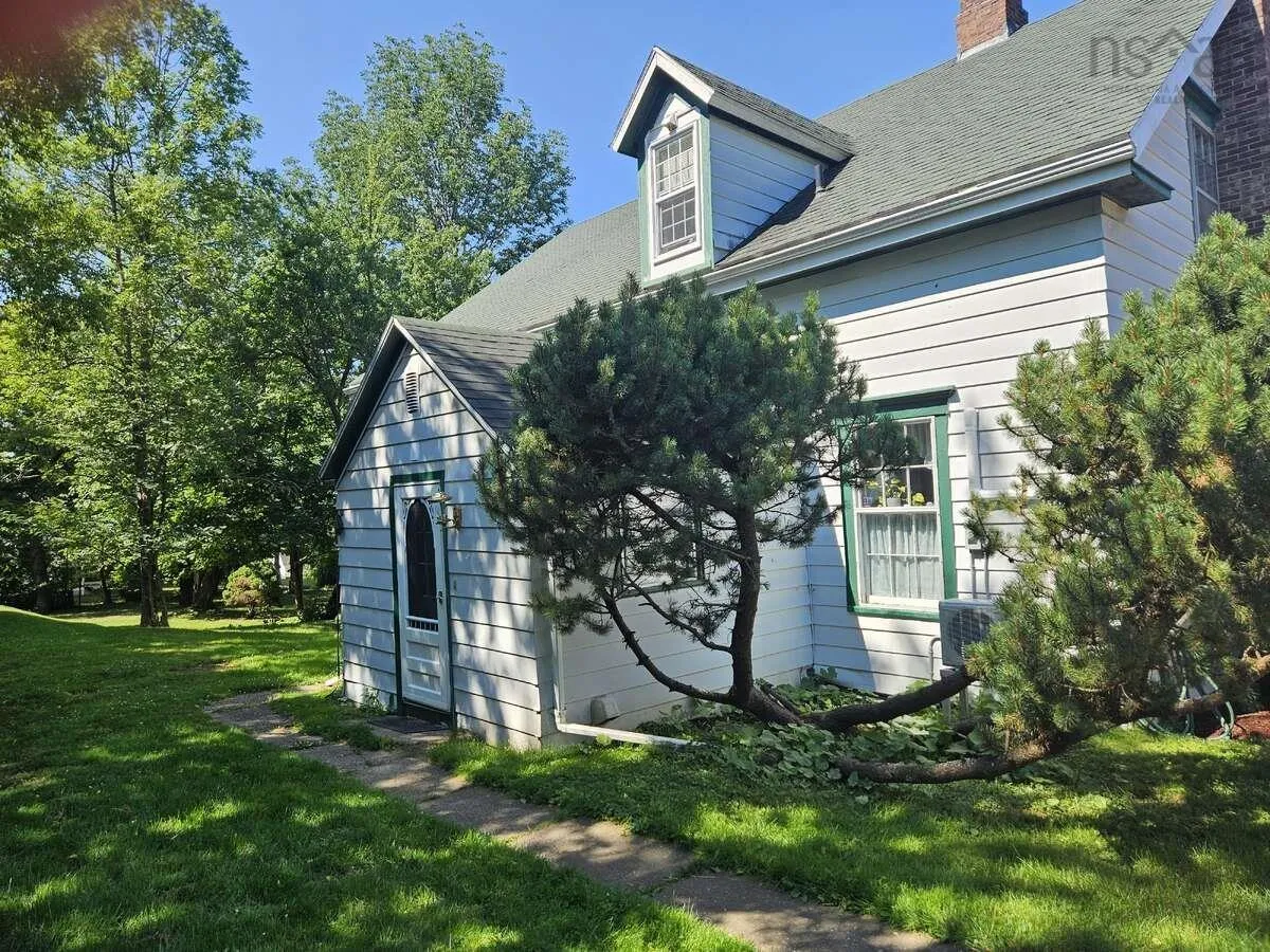 85 Alexander Street, New Glasgow, NS B2H 2S6, 4 Bedrooms Bedrooms, ,3 BathroomsBathrooms,Residential,For Sale,Alexander,202507828