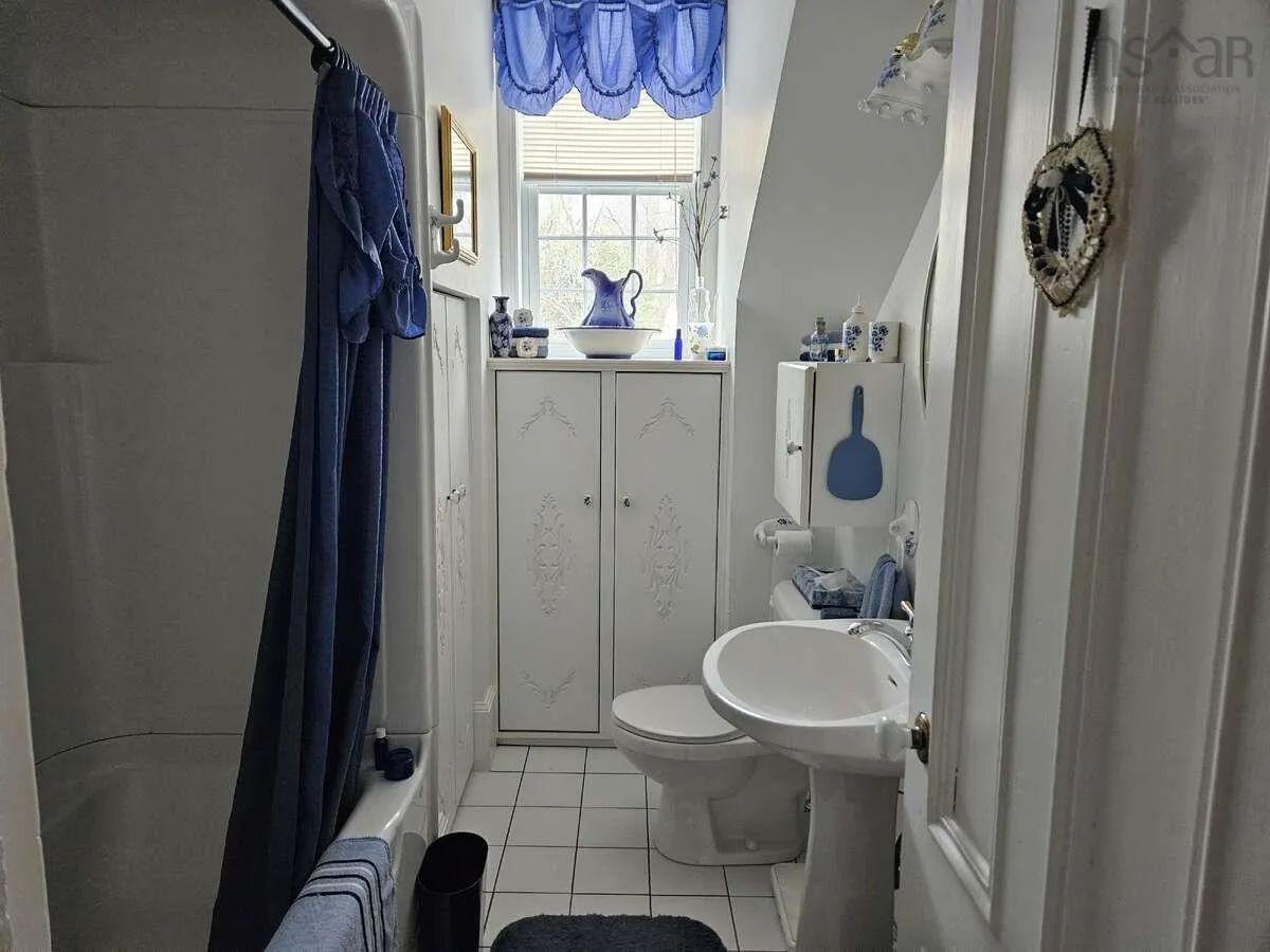 85 Alexander Street, New Glasgow, NS B2H 2S6, 4 Bedrooms Bedrooms, ,3 BathroomsBathrooms,Residential,For Sale,Alexander,202507828
