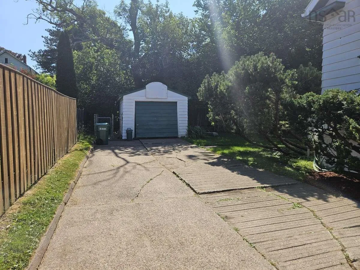 85 Alexander Street, New Glasgow, NS B2H 2S6, 4 Bedrooms Bedrooms, ,3 BathroomsBathrooms,Residential,For Sale,Alexander,202507828