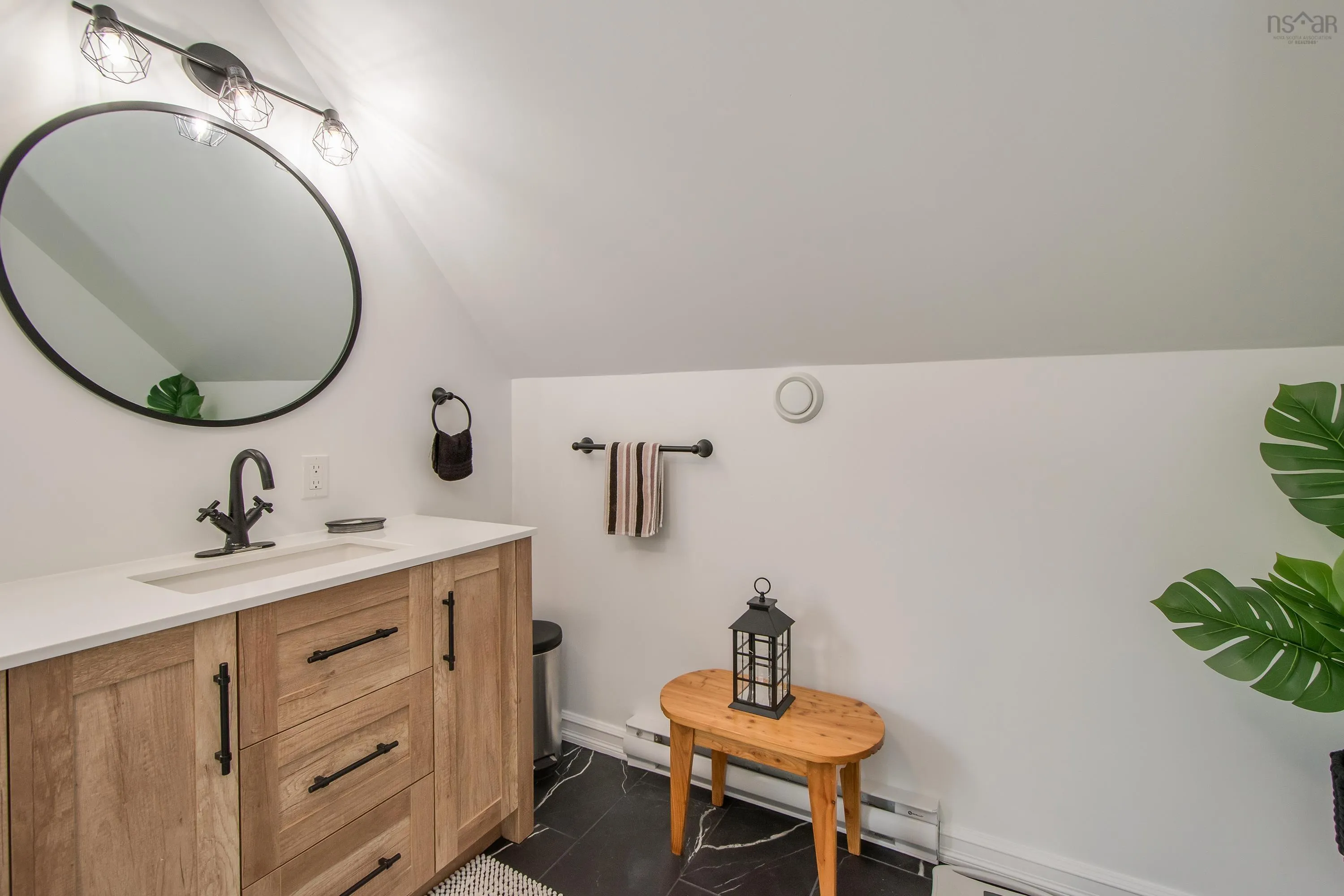 162 Halls Road, Enfield, NS B2T 1C4, 3 Bedrooms Bedrooms, ,2 BathroomsBathrooms,Residential,For Sale,Halls,202517625