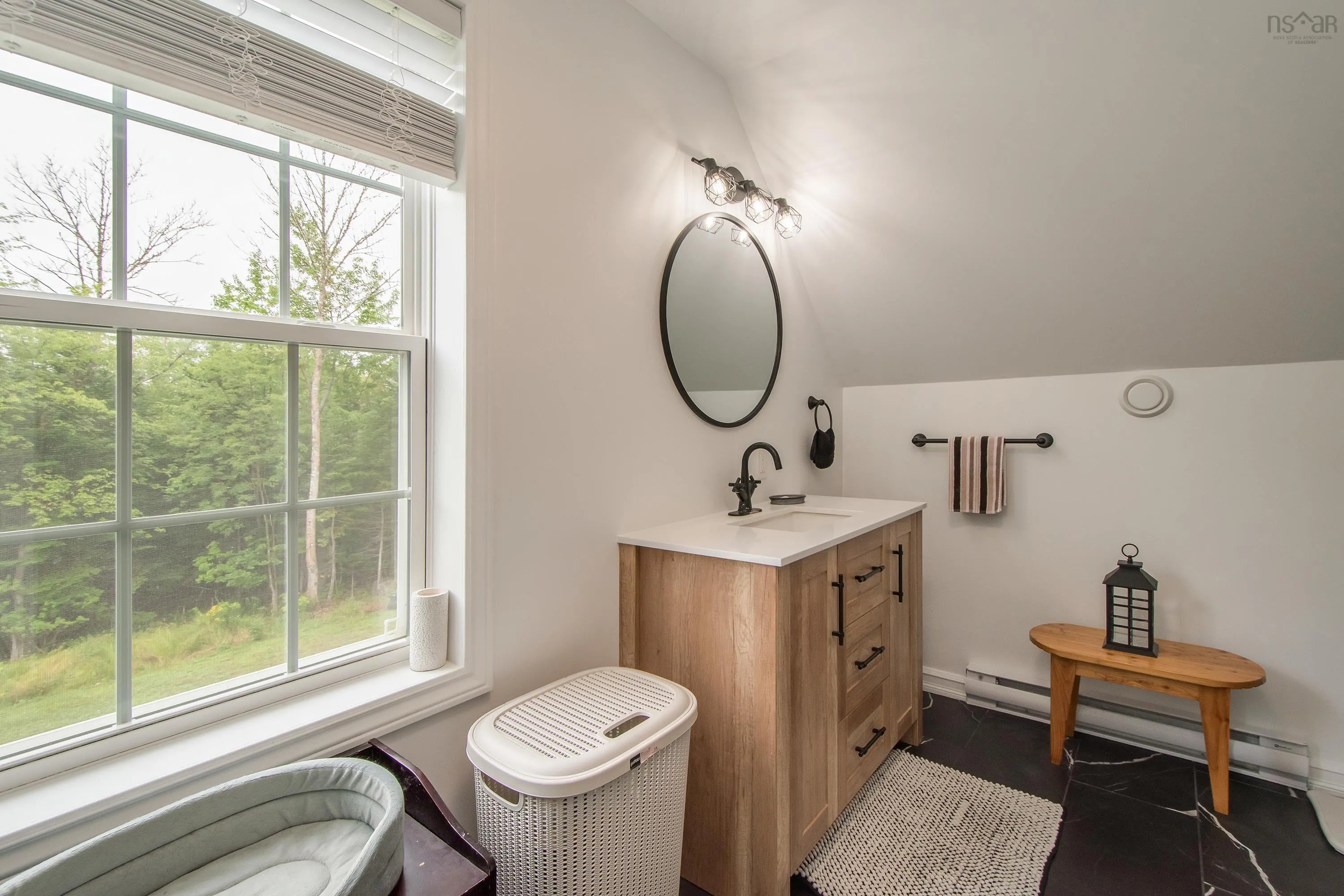 162 Halls Road, Enfield, NS B2T 1C4, 3 Bedrooms Bedrooms, ,2 BathroomsBathrooms,Residential,For Sale,Halls,202517625