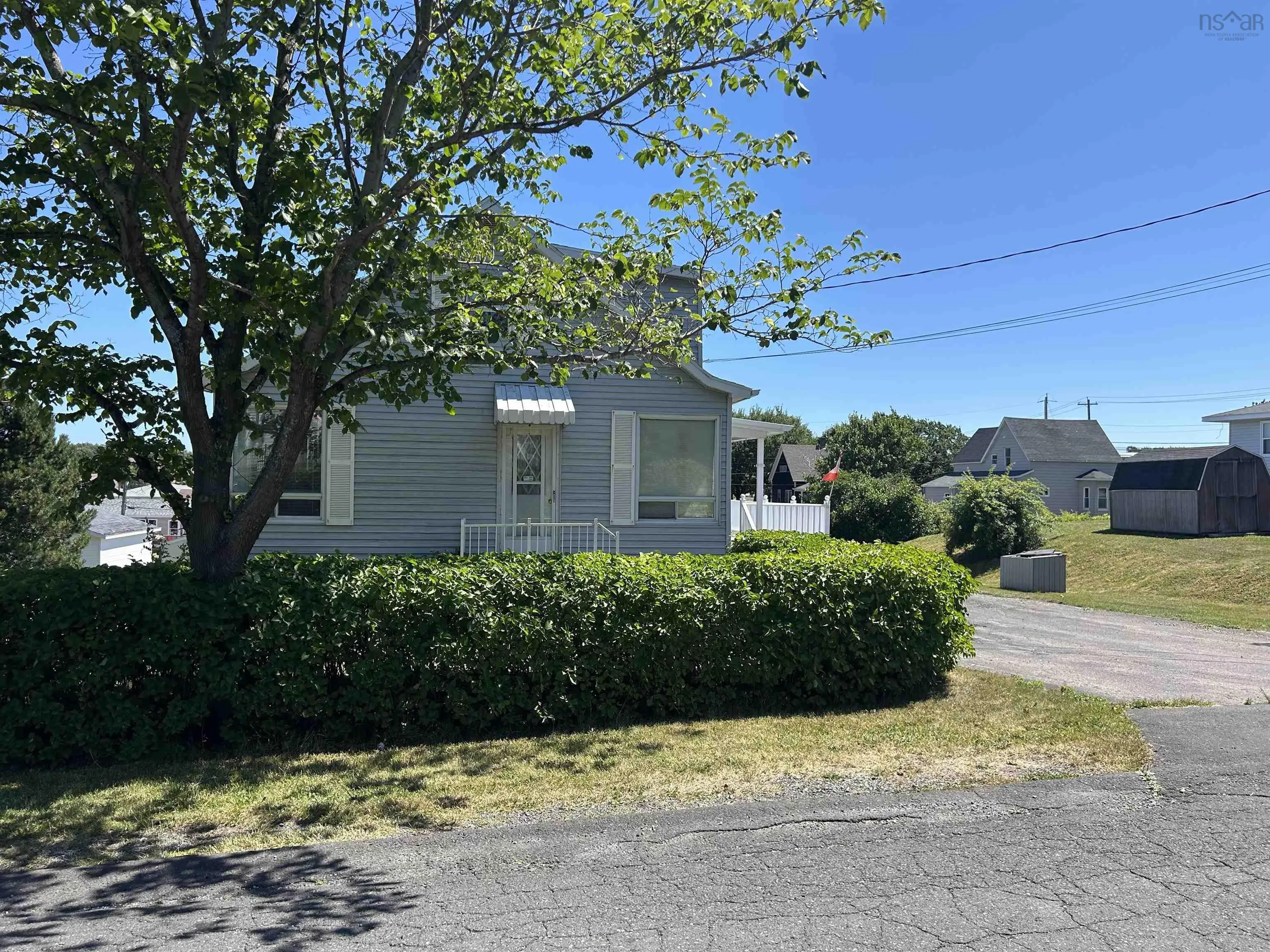 14 Cottage Street, Dominion, NS B1G 1C1, 3 Bedrooms Bedrooms, ,3 BathroomsBathrooms,Residential,For Sale,Cottage,202519960