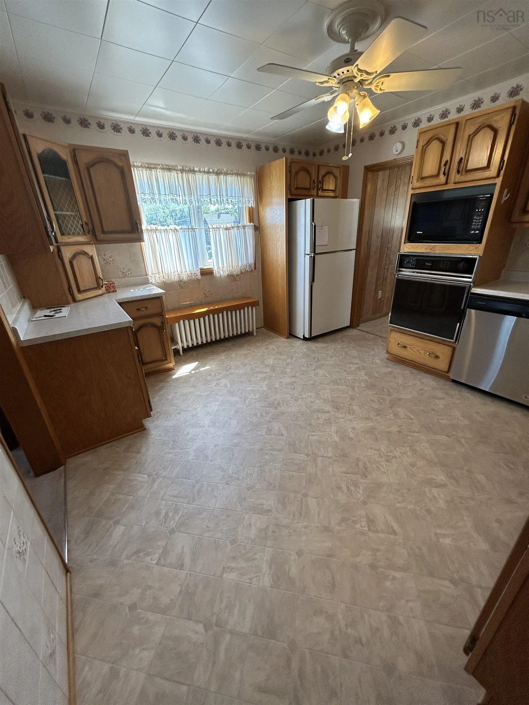 14 Cottage Street, Dominion, NS B1G 1C1, 3 Bedrooms Bedrooms, ,3 BathroomsBathrooms,Residential,For Sale,Cottage,202519960