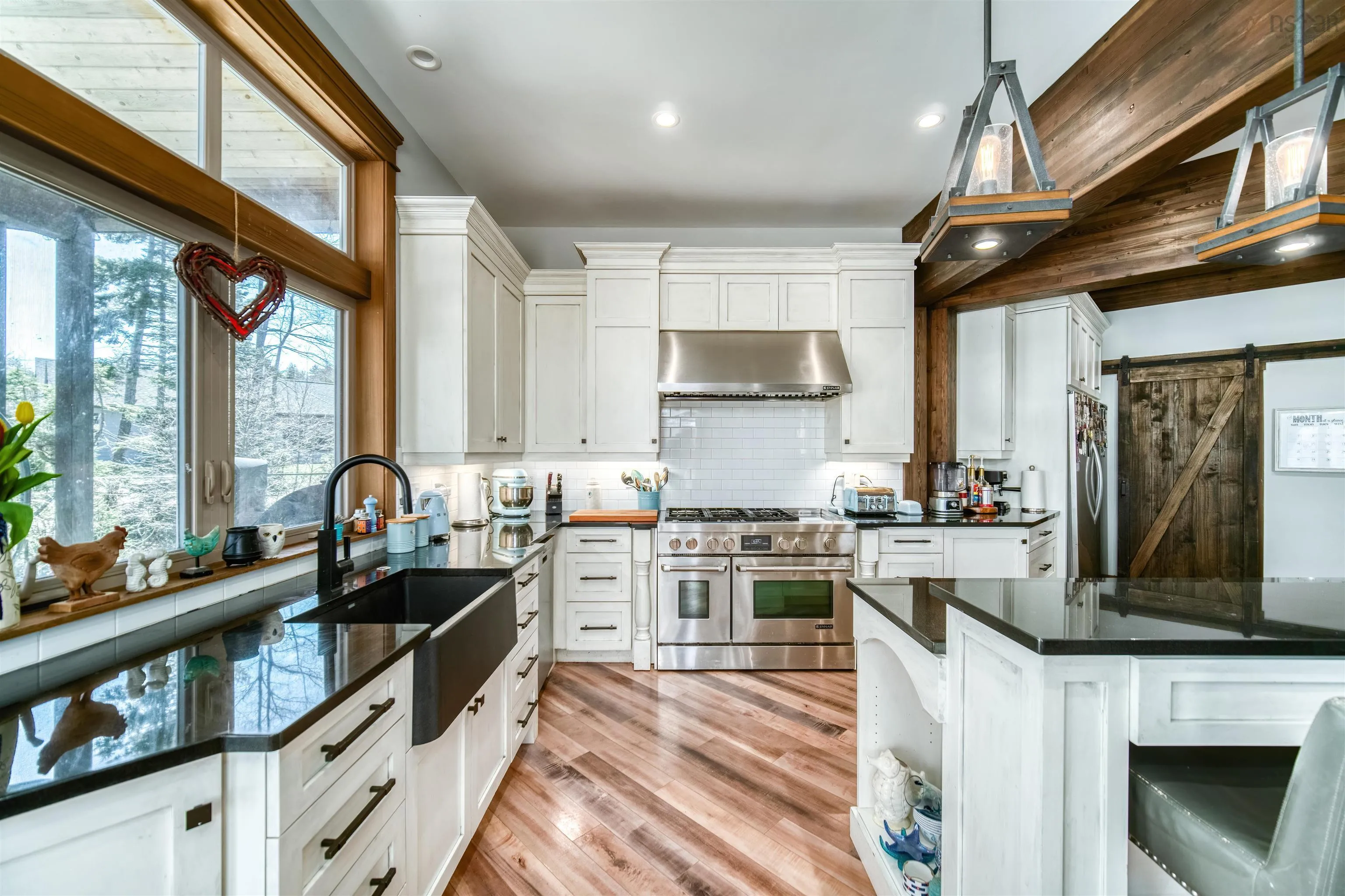 402 Lochmoor Lane, Lake Loon Ns B2w 6c8, 6 Bedrooms Bedrooms, ,6 BathroomsBathrooms,Residential,For Sale,Lochmoor,202510781