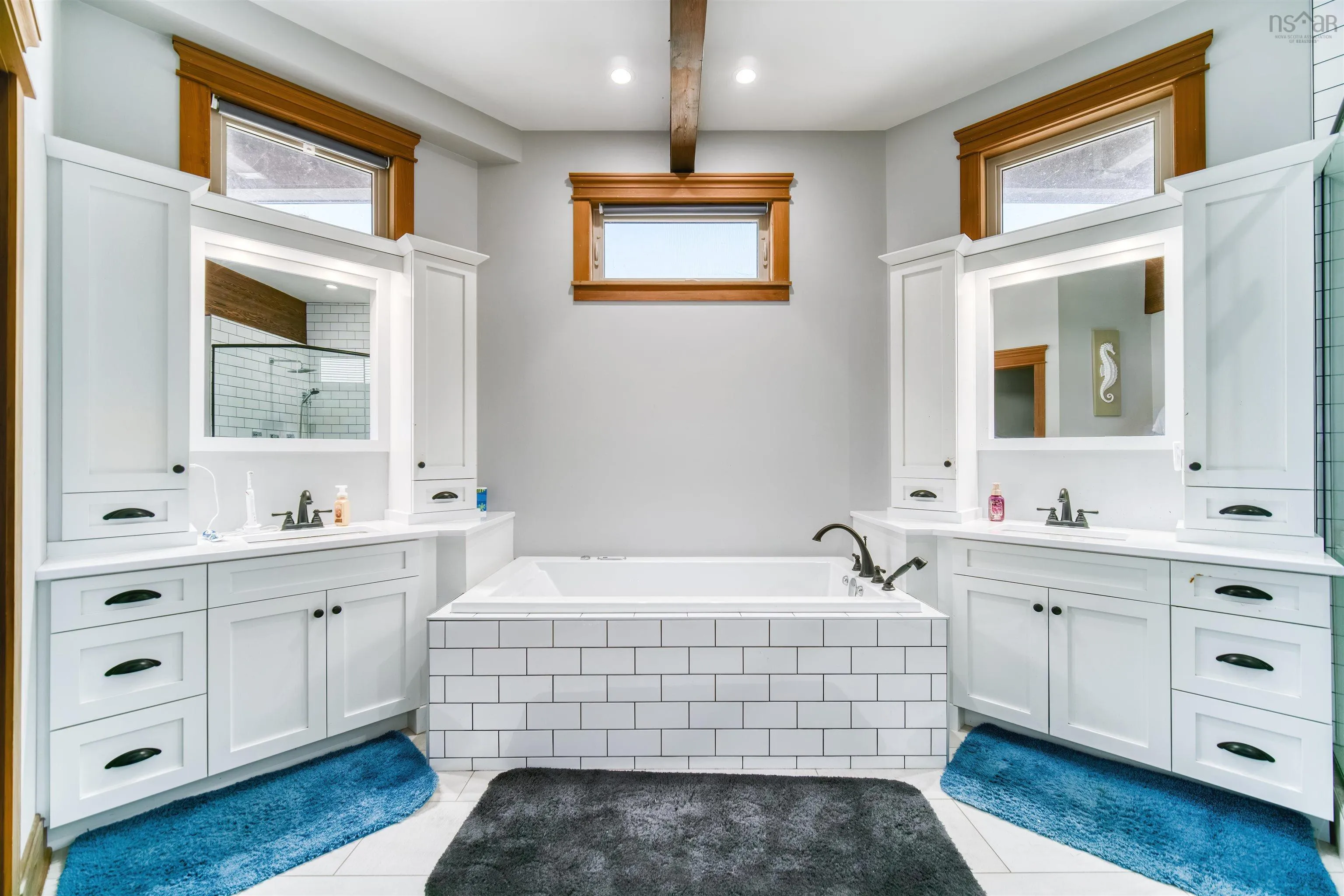 402 Lochmoor Lane, Lake Loon Ns B2w 6c8, 6 Bedrooms Bedrooms, ,6 BathroomsBathrooms,Residential,For Sale,Lochmoor,202510781