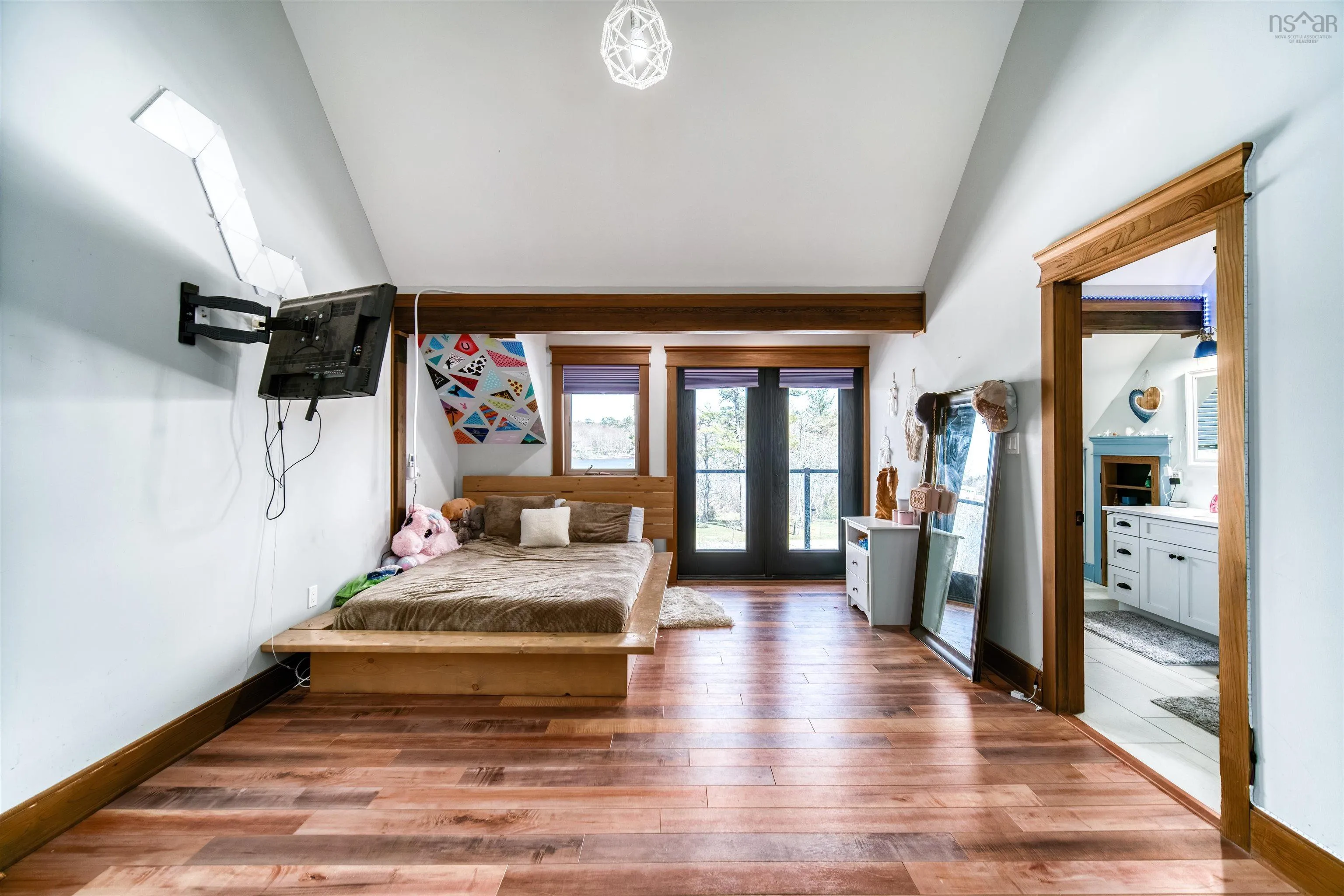 402 Lochmoor Lane, Lake Loon Ns B2w 6c8, 6 Bedrooms Bedrooms, ,6 BathroomsBathrooms,Residential,For Sale,Lochmoor,202510781
