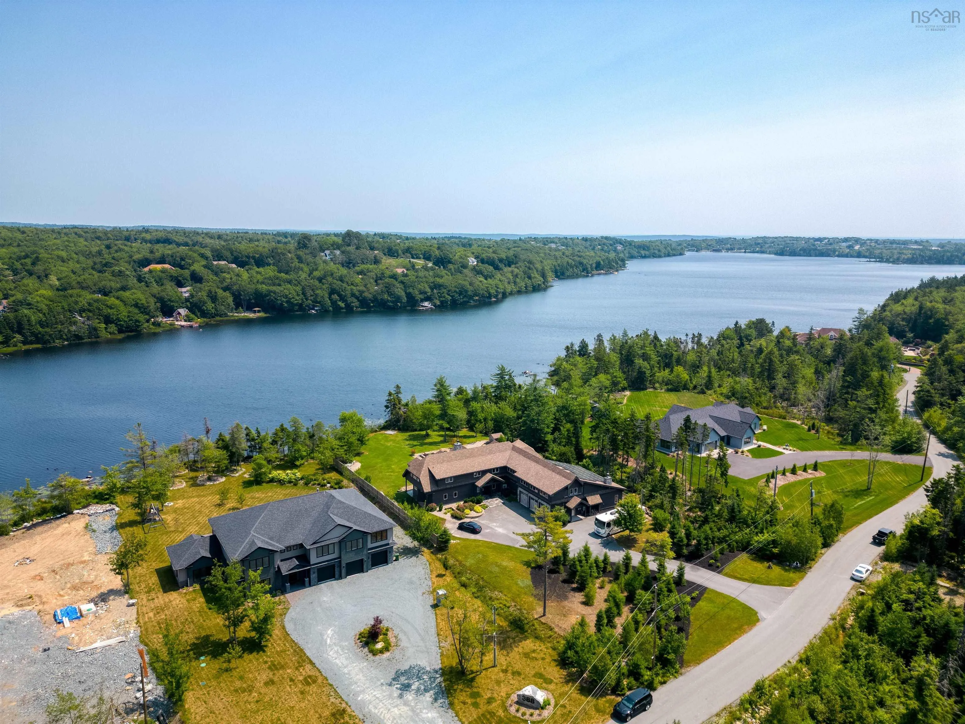 402 Lochmoor Lane, Lake Loon Ns B2w 6c8, 6 Bedrooms Bedrooms, ,6 BathroomsBathrooms,Residential,For Sale,Lochmoor,202510781