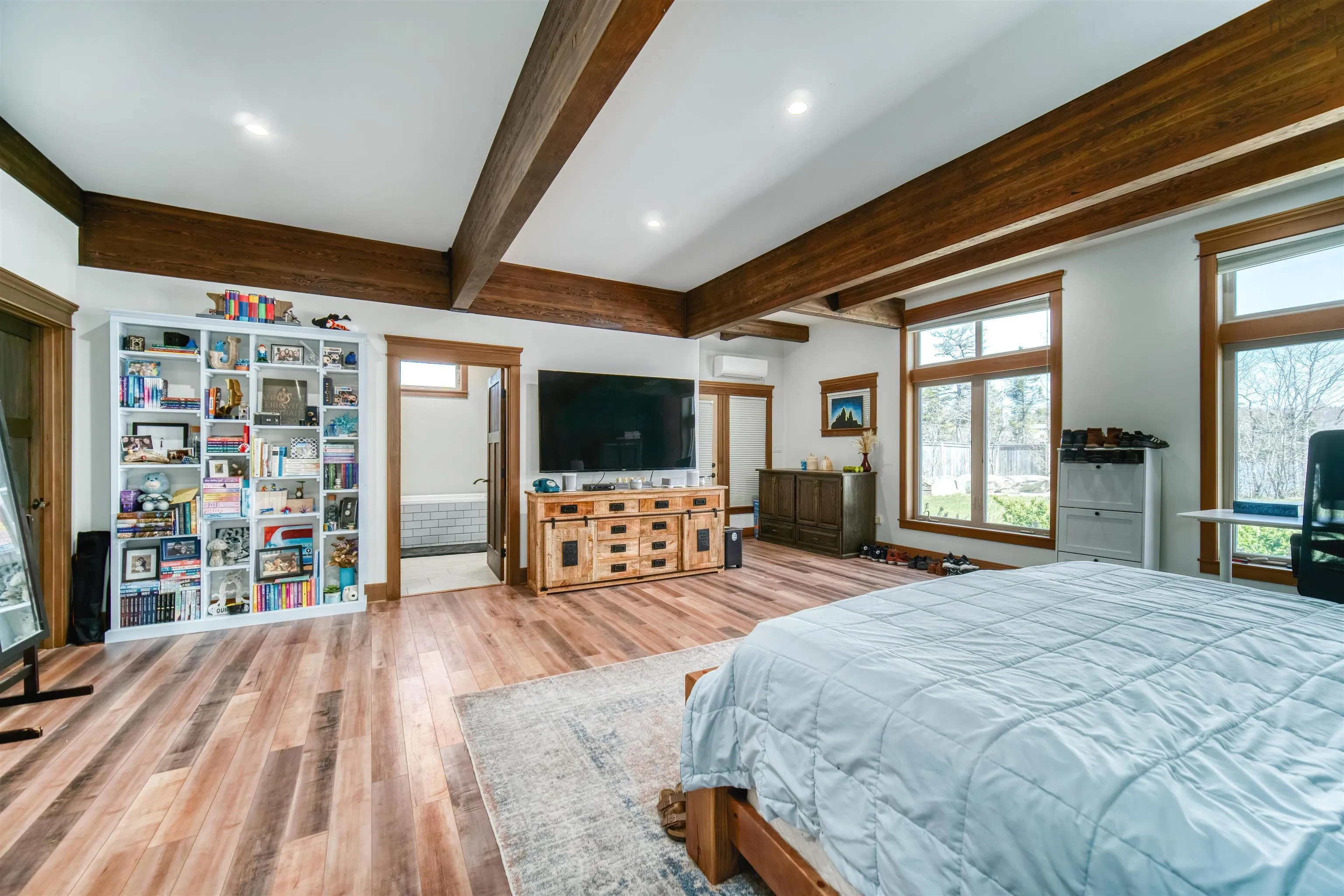 402 Lochmoor Lane, Lake Loon Ns B2w 6c8, 6 Bedrooms Bedrooms, ,6 BathroomsBathrooms,Residential,For Sale,Lochmoor,202510781