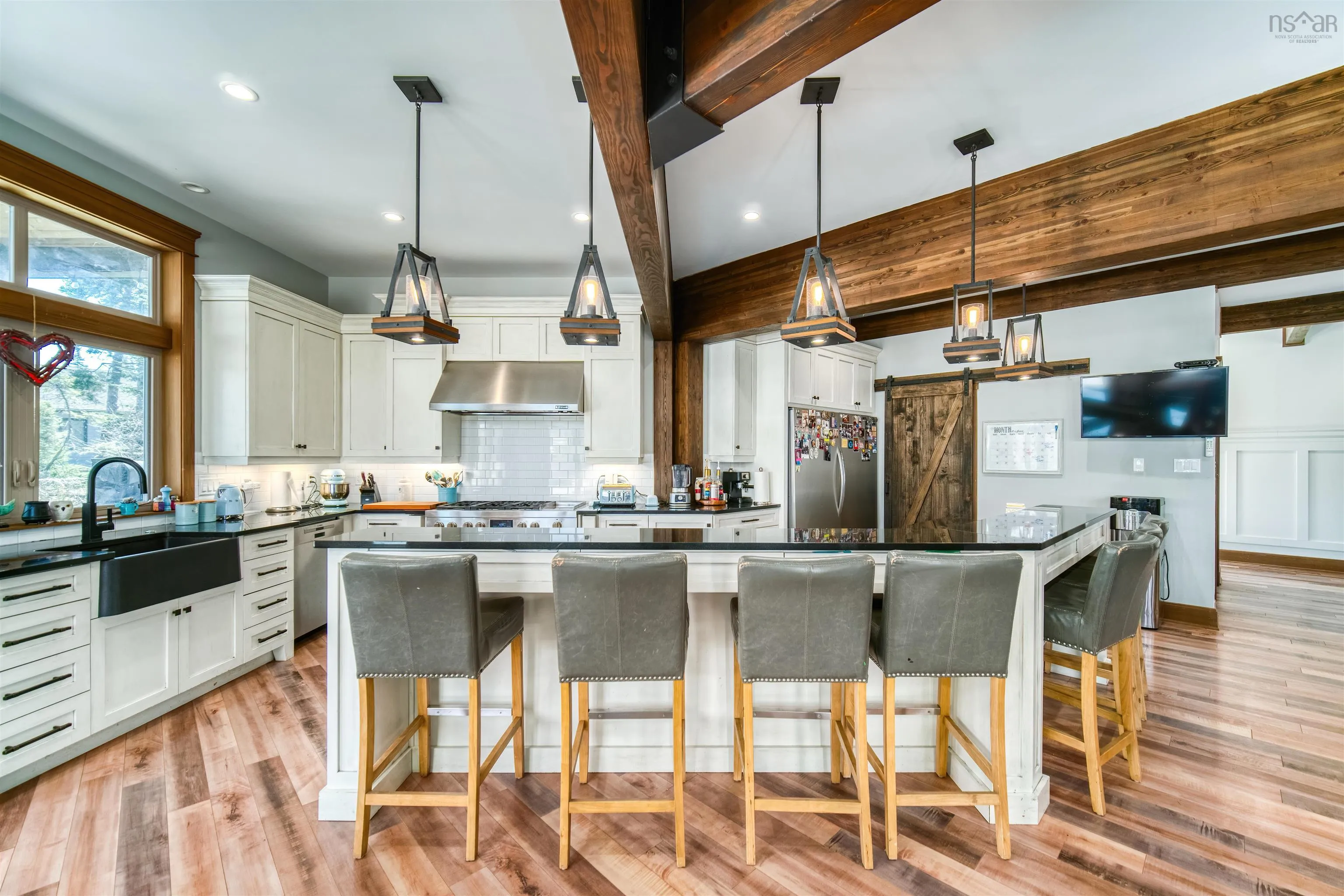 402 Lochmoor Lane, Lake Loon Ns B2w 6c8, 6 Bedrooms Bedrooms, ,6 BathroomsBathrooms,Residential,For Sale,Lochmoor,202510781