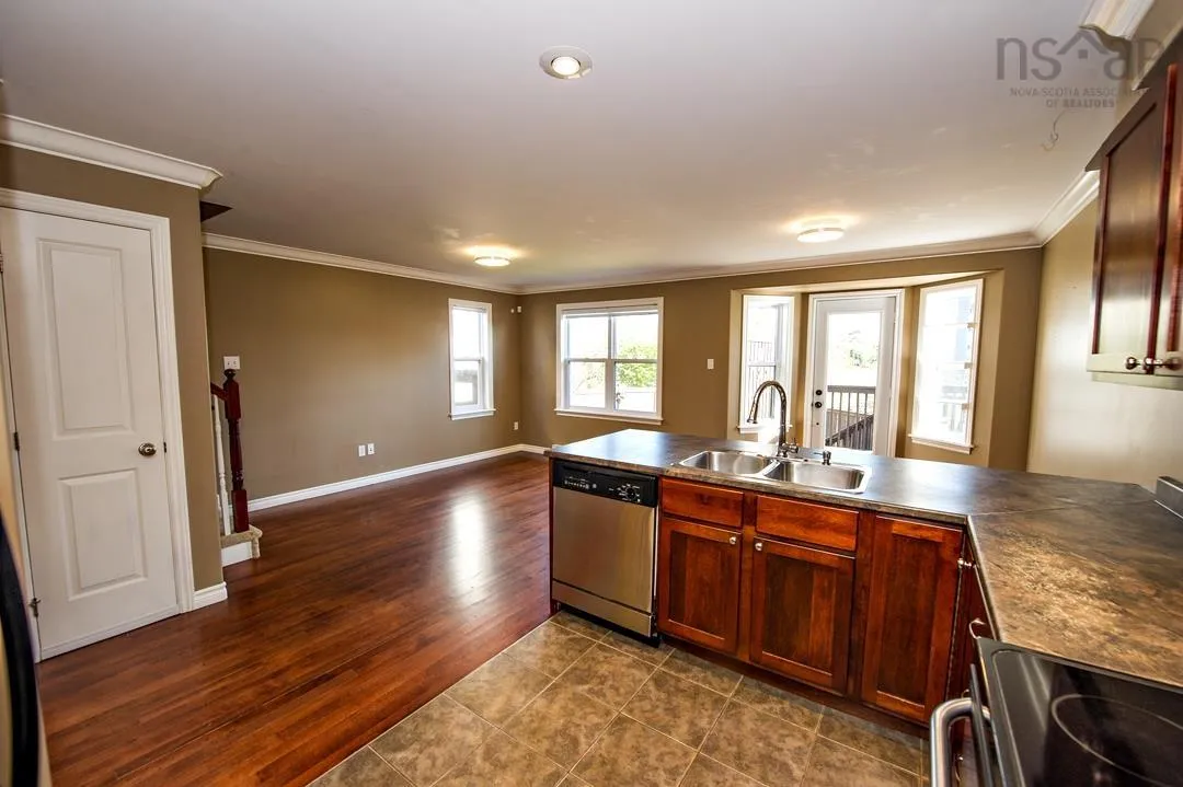 37 Brigadier Court, Halifax, NS B3M 4Y4, 3 Bedrooms Bedrooms, ,4 BathroomsBathrooms,Residential,For Sale,Brigadier,202523731
