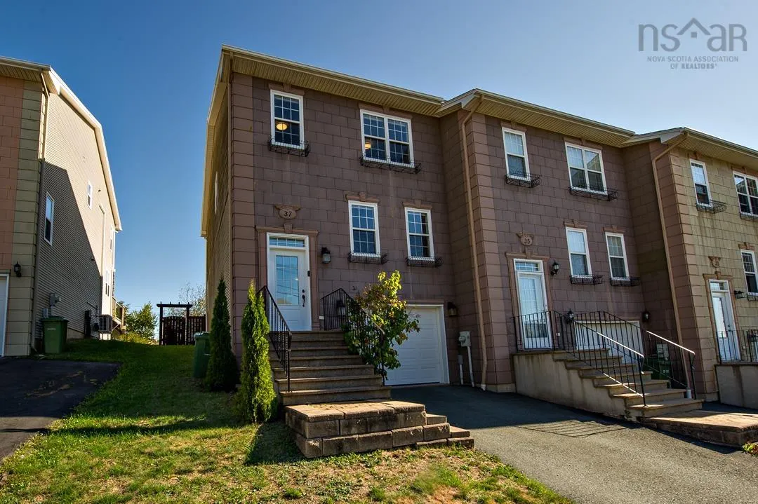 37 Brigadier Court, Halifax, NS B3M 4Y4, 3 Bedrooms Bedrooms, ,4 BathroomsBathrooms,Residential,For Sale,Brigadier,202523731