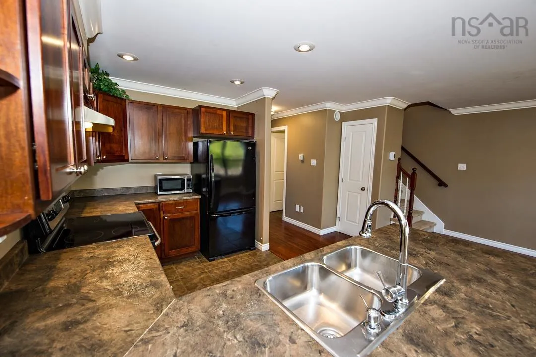37 Brigadier Court, Halifax, NS B3M 4Y4, 3 Bedrooms Bedrooms, ,4 BathroomsBathrooms,Residential,For Sale,Brigadier,202523731