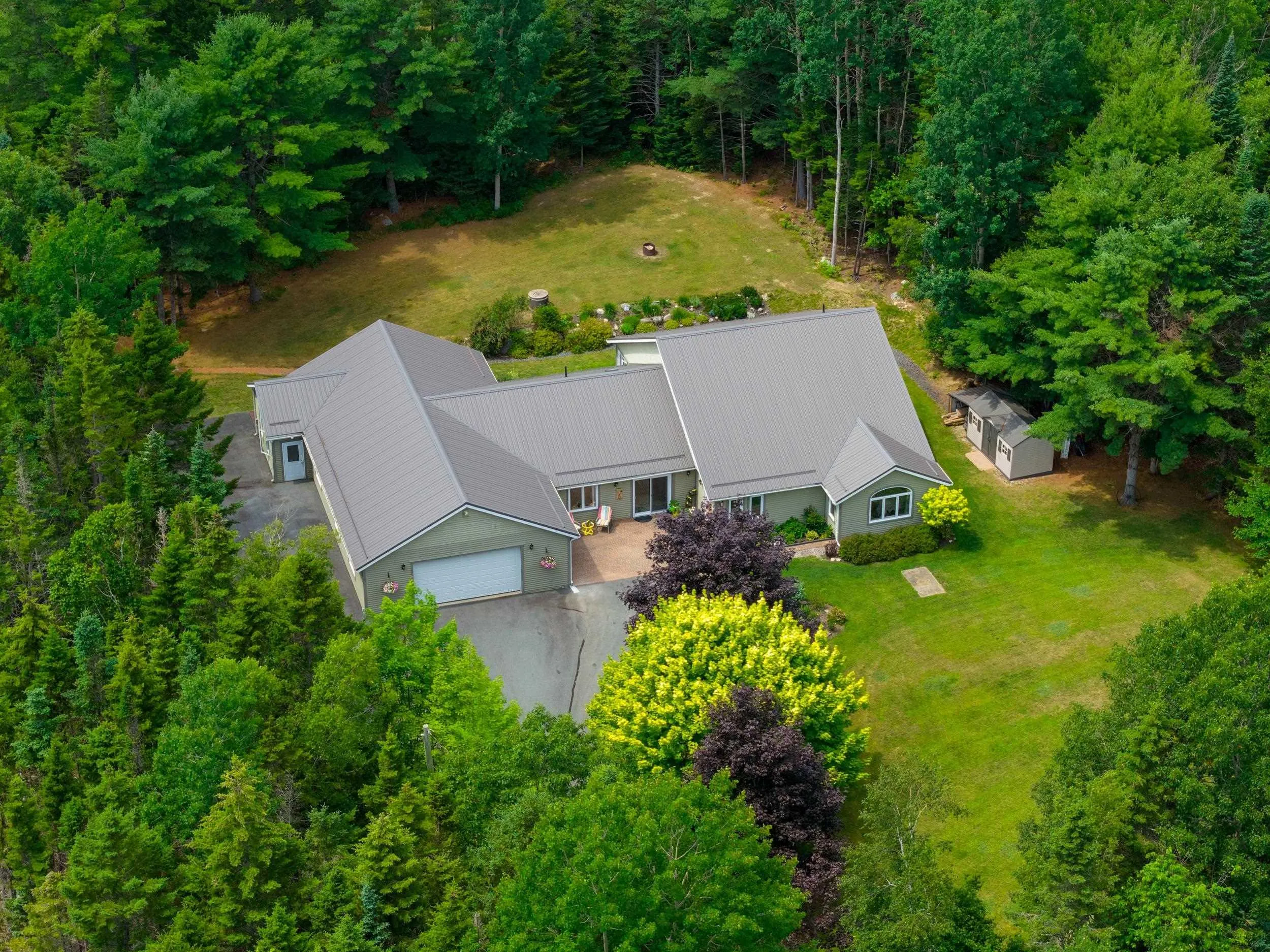 532 Oakland Road, Indian Point, NS B0J 2E0, 4 Bedrooms Bedrooms, ,Residential Income,For Sale,Oakland,202518652