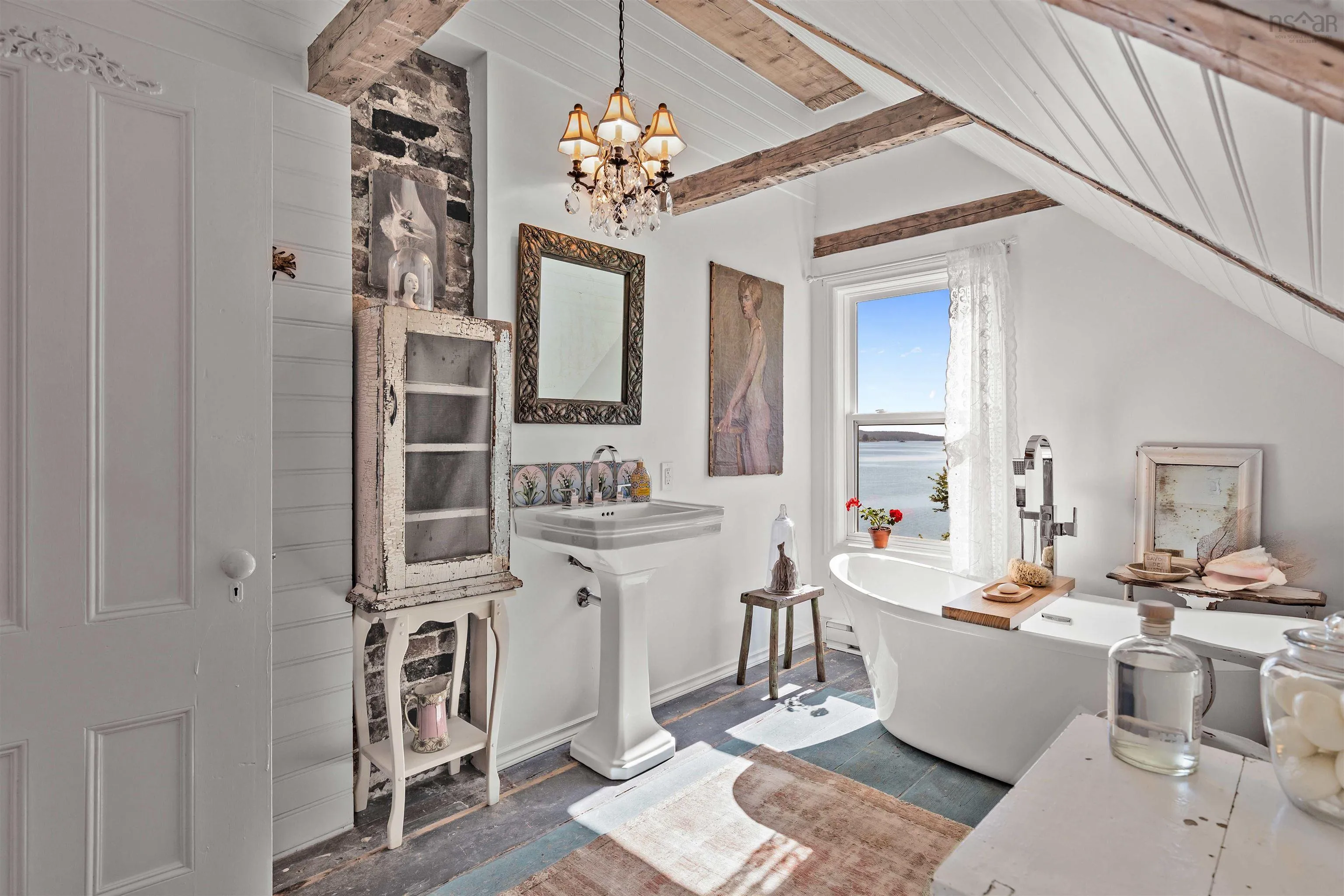 48 Pentz Road, Lunenburg, NS B0R 1G0, 2 Bedrooms Bedrooms, ,2 BathroomsBathrooms,Residential,For Sale,Pentz,202521653
