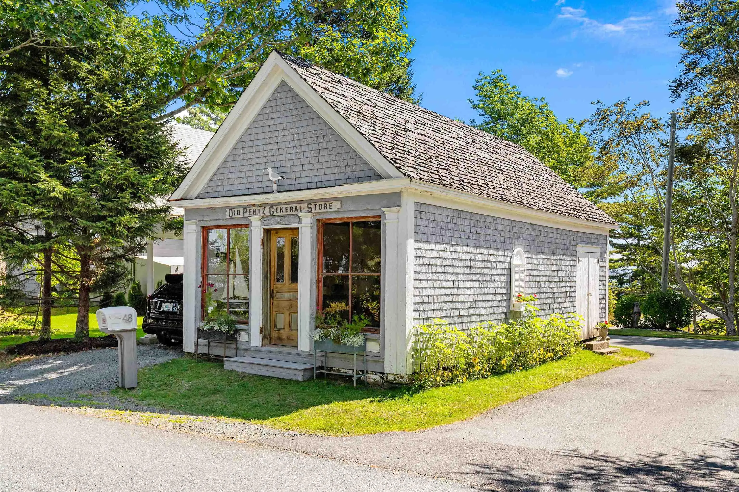 48 Pentz Road, Lunenburg, NS B0R 1G0, 2 Bedrooms Bedrooms, ,2 BathroomsBathrooms,Residential,For Sale,Pentz,202521653