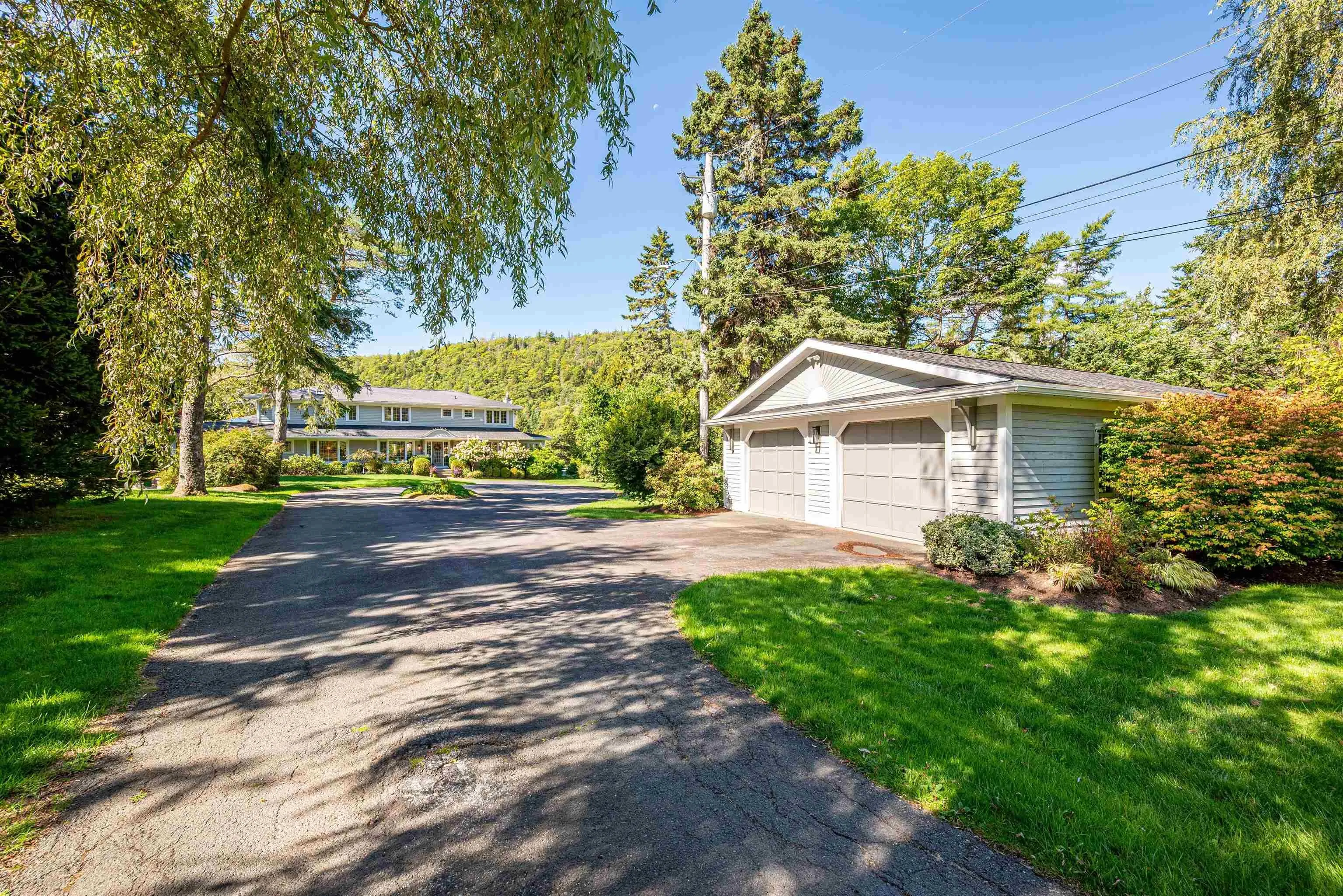 35 Sunnywood Road, Head Of St. Margarets Bay, NS B2Y 3Y8, 3 Bedrooms Bedrooms, ,4 BathroomsBathrooms,Residential,For Sale,Sunnywood,202523676