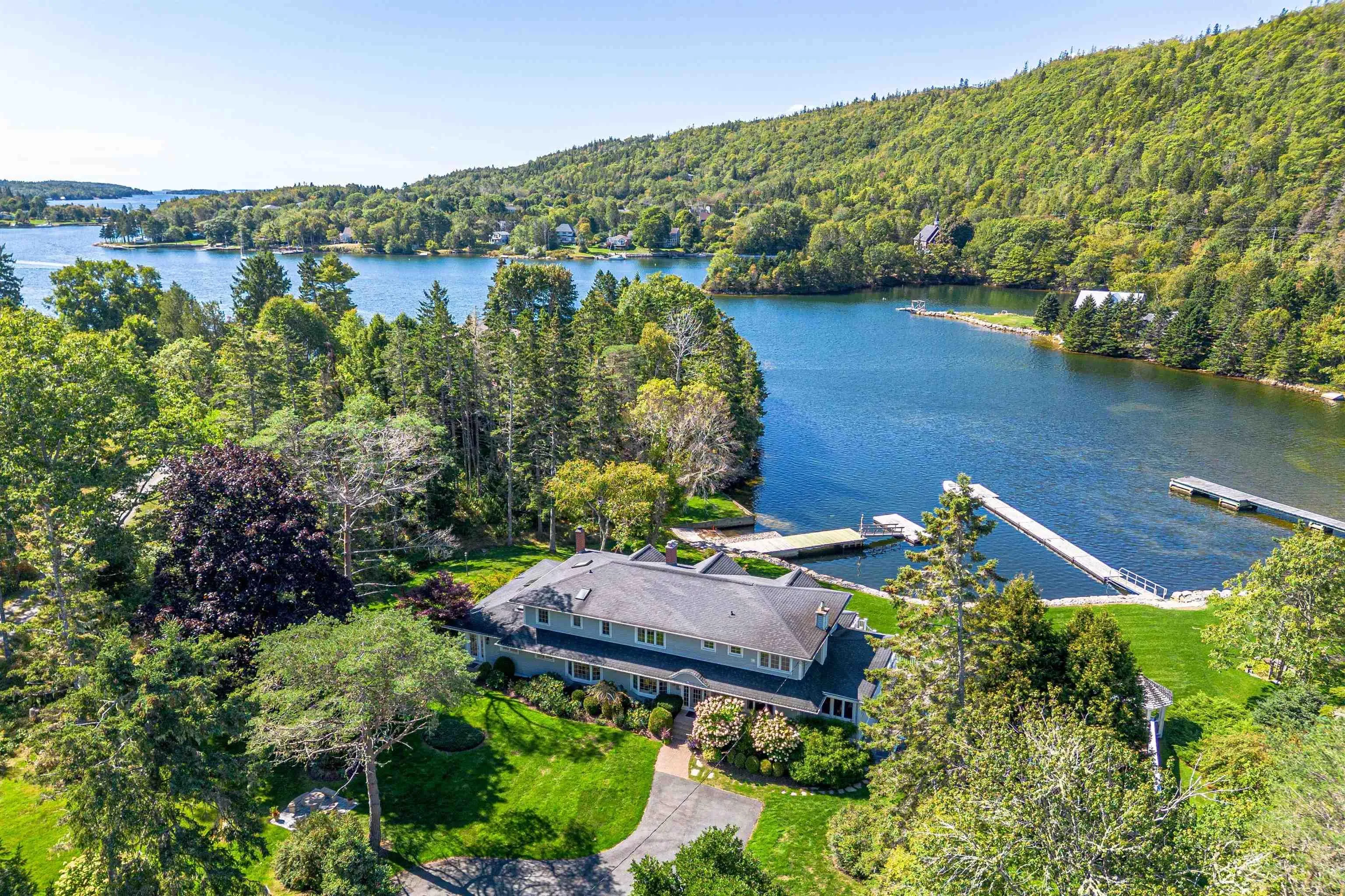 35 Sunnywood Road, Head Of St. Margarets Bay, NS B2Y 3Y8, 3 Bedrooms Bedrooms, ,4 BathroomsBathrooms,Residential,For Sale,Sunnywood,202523676