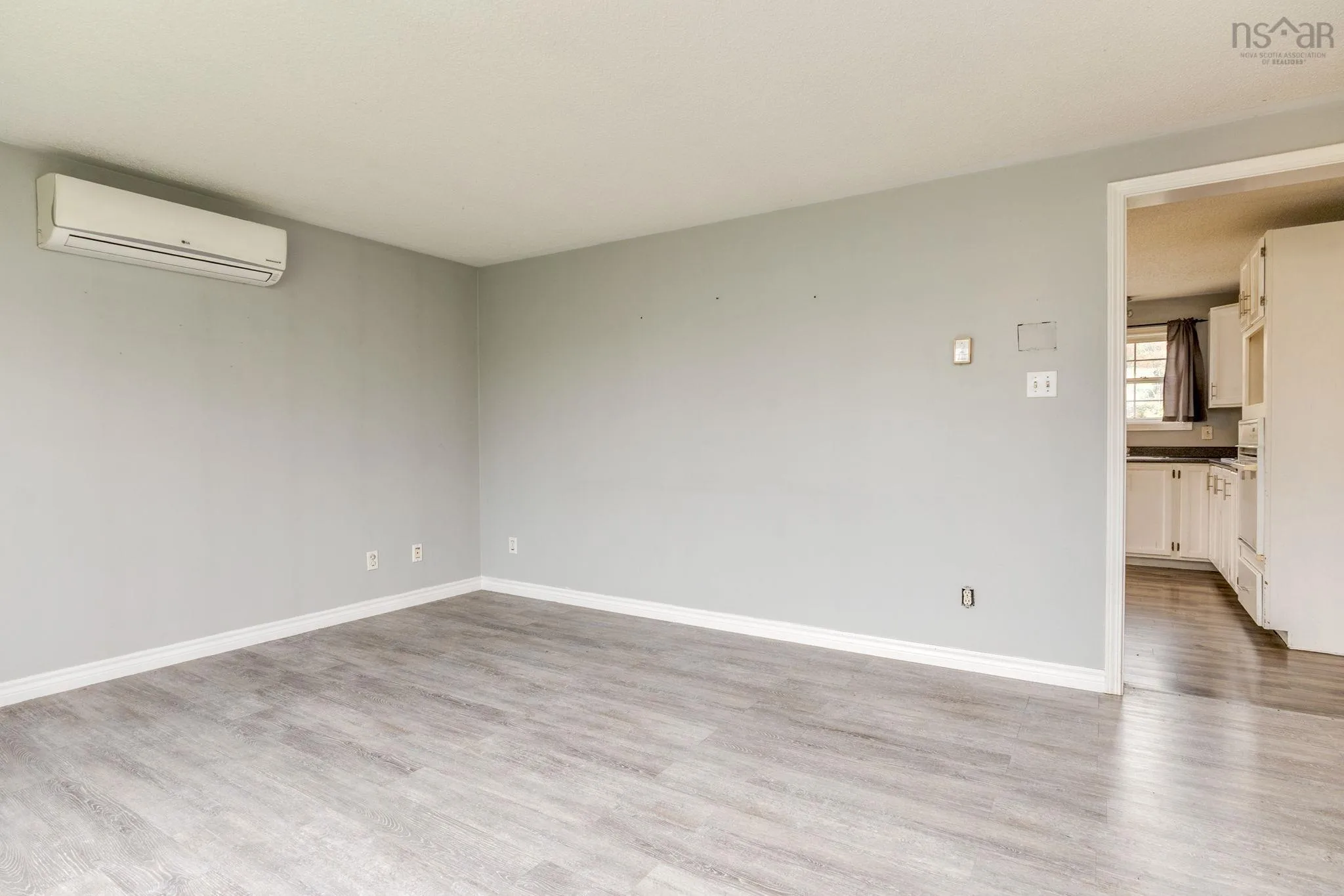 69 Lakecrest Drive, Dartmouth, NS B2X 1V5, 4 Bedrooms Bedrooms, ,2 BathroomsBathrooms,Residential,For Sale,Lakecrest,202524553