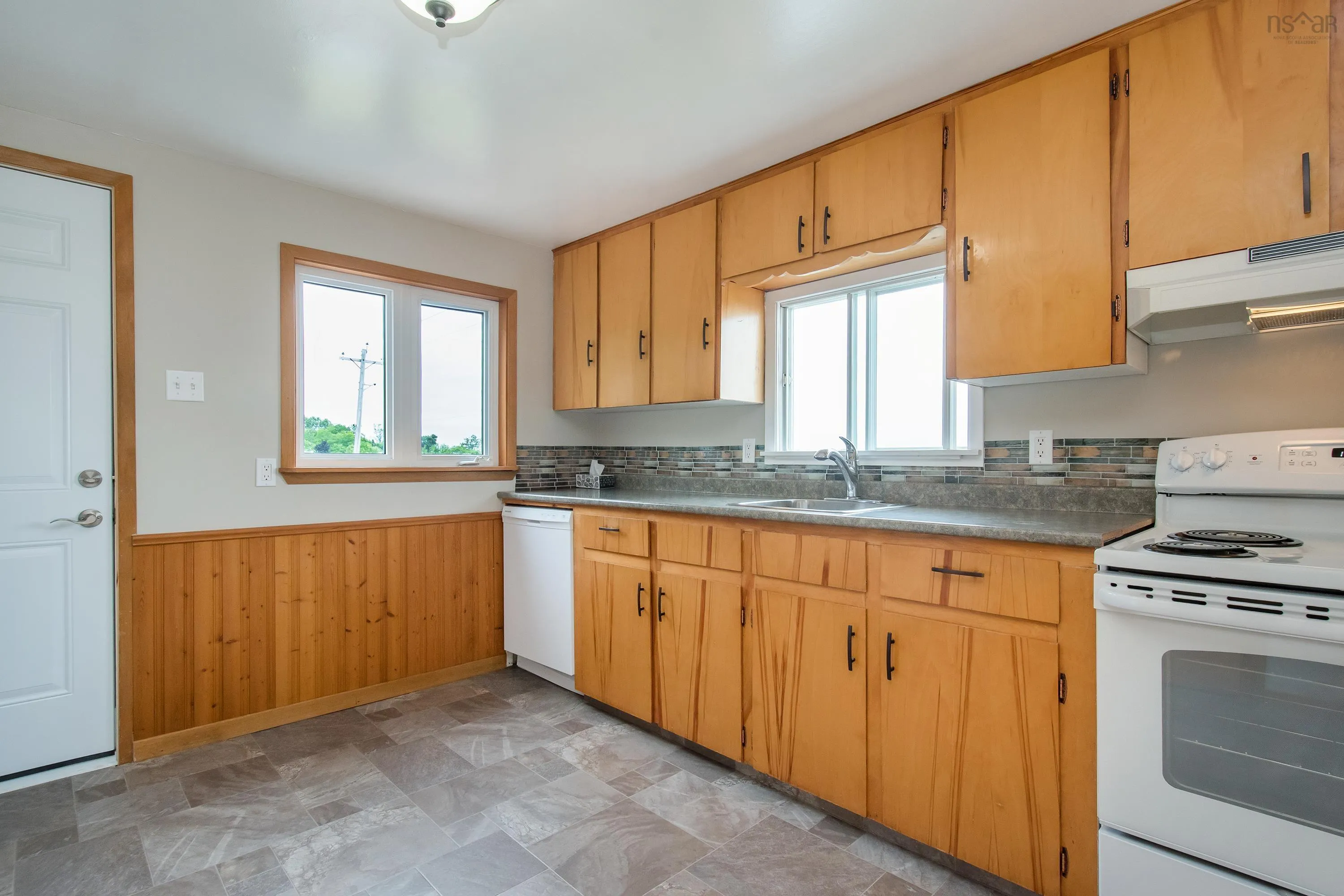 11 Bog Road, Hantsport, NS B0P 1P0, 2 Bedrooms Bedrooms, ,2 BathroomsBathrooms,Residential,For Sale,Bog,202517871