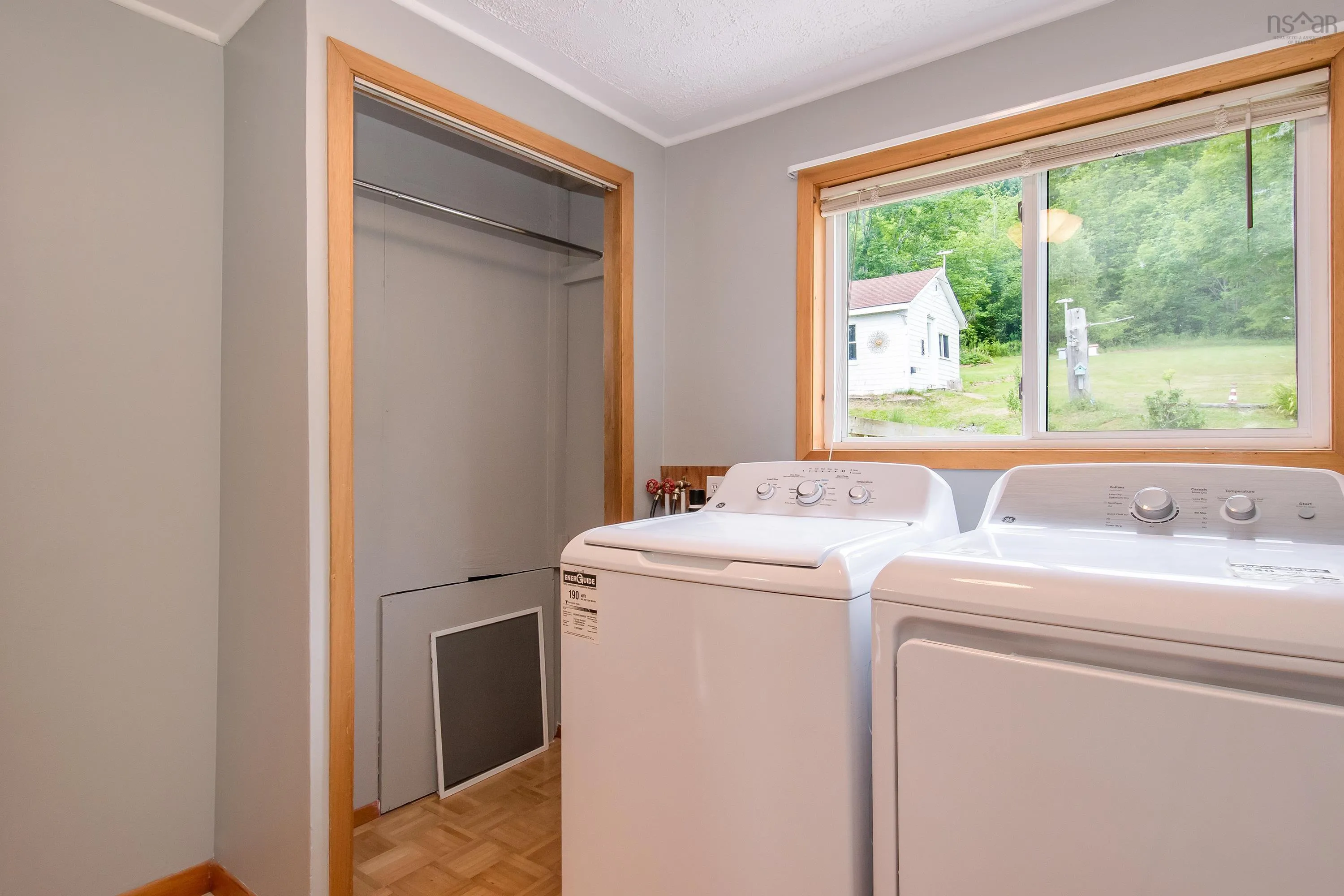 11 Bog Road, Hantsport, NS B0P 1P0, 2 Bedrooms Bedrooms, ,2 BathroomsBathrooms,Residential,For Sale,Bog,202517871