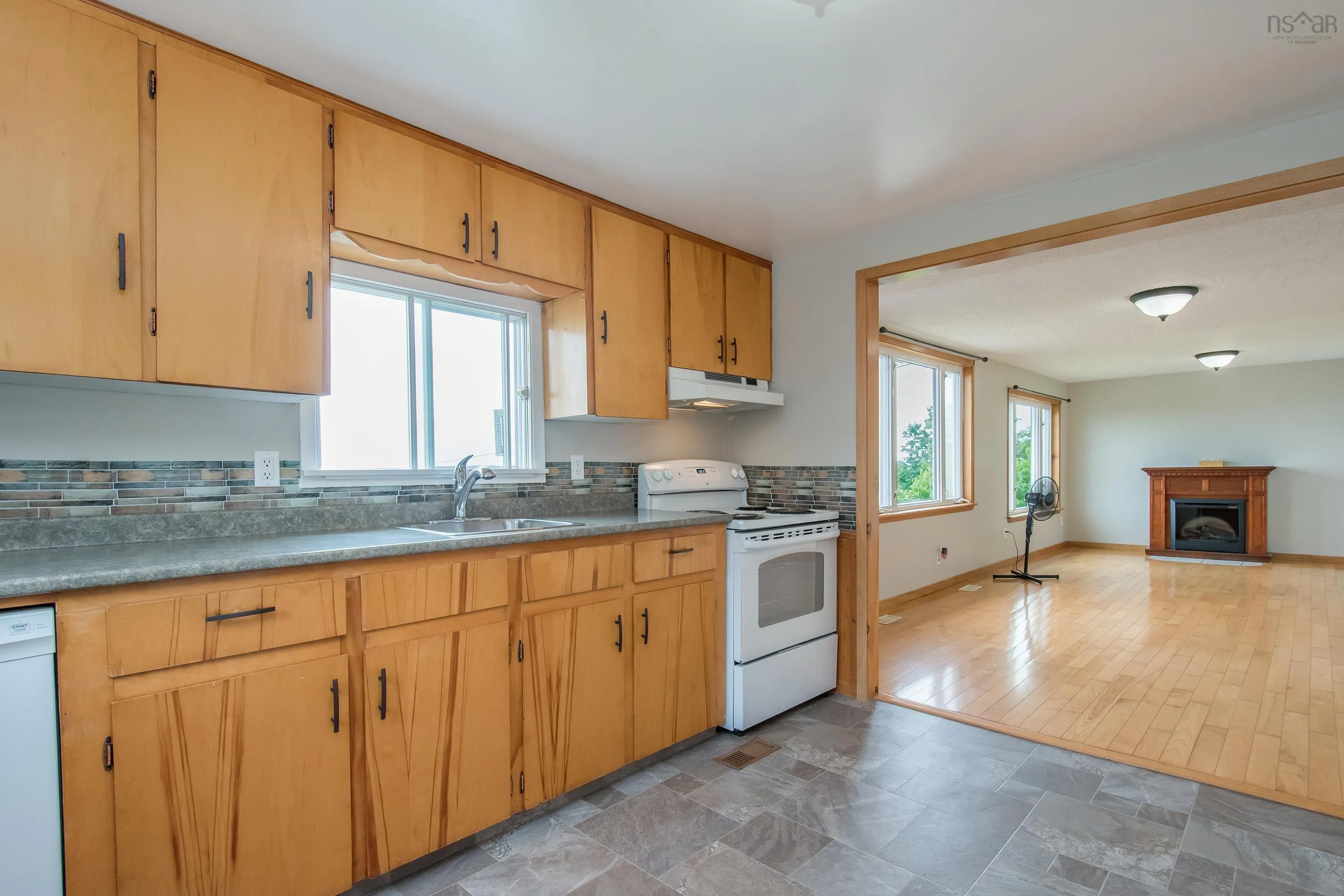 11 Bog Road, Hantsport, NS B0P 1P0, 2 Bedrooms Bedrooms, ,2 BathroomsBathrooms,Residential,For Sale,Bog,202517871
