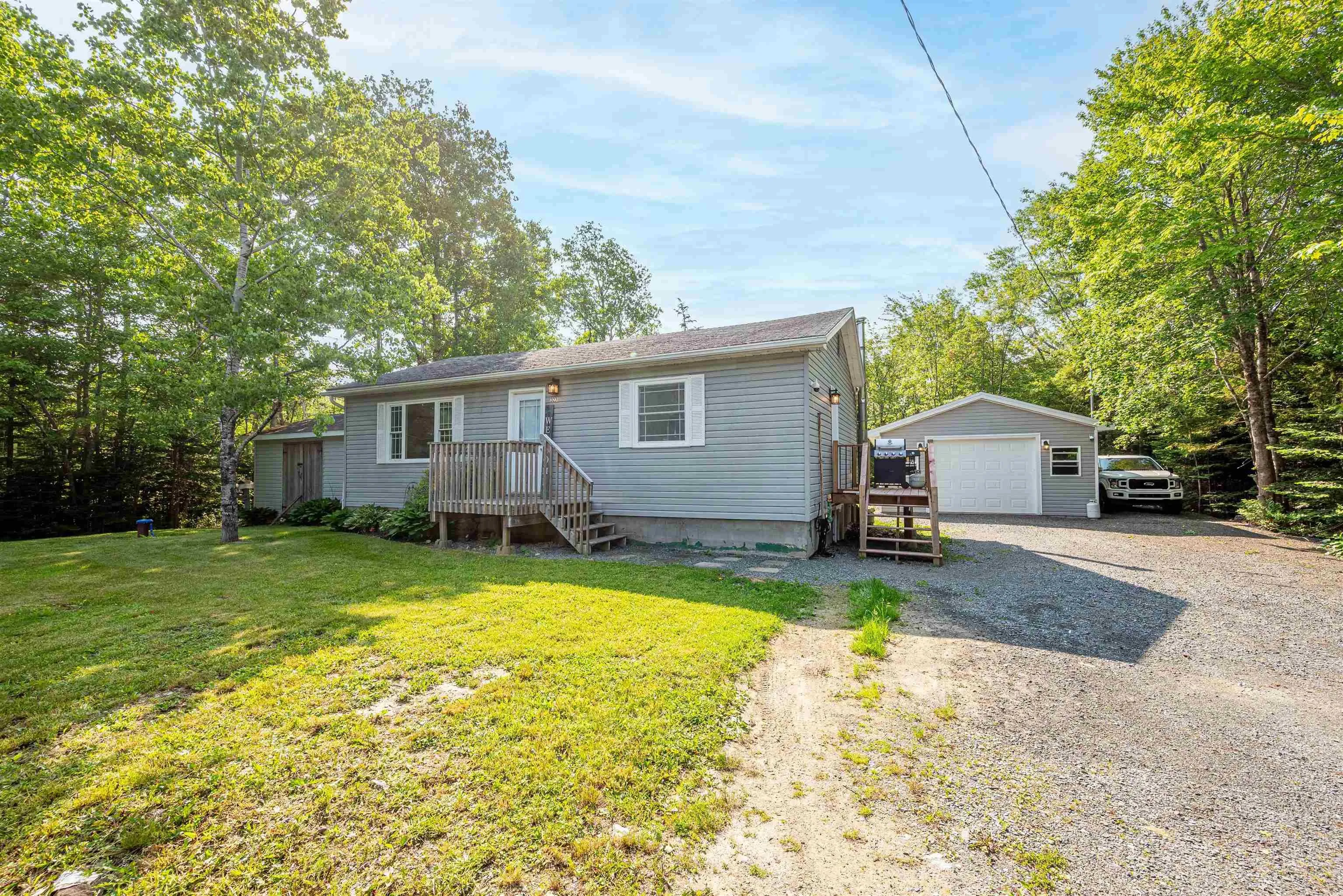 327 East Uniacke Road, East Uniacke, NS B0N 1Z0, 2 Bedrooms Bedrooms, ,2 BathroomsBathrooms,Residential,For Sale,East Uniacke,202519548