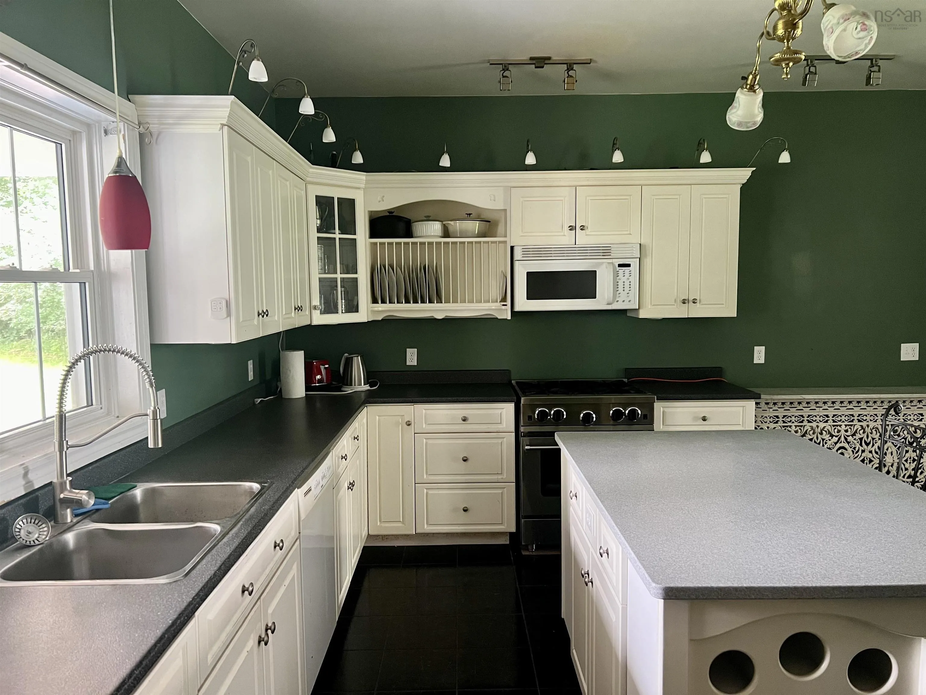 258 Faulkland Street, Pictou Ns B0k 1h0, 6 Bedrooms Bedrooms, ,4 BathroomsBathrooms,Residential,For Sale,Faulkland,202417381