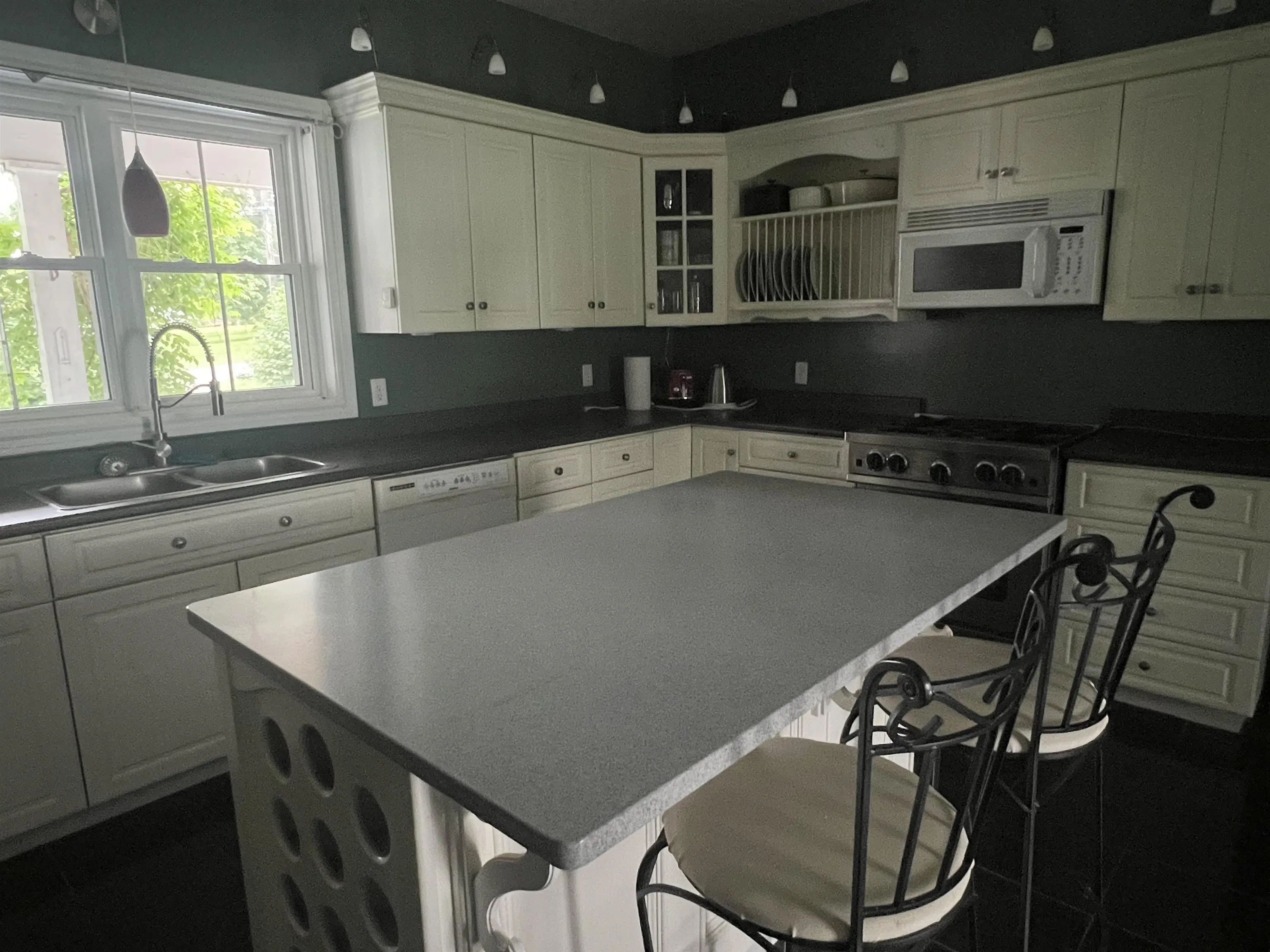 258 Faulkland Street, Pictou Ns B0k 1h0, 6 Bedrooms Bedrooms, ,4 BathroomsBathrooms,Residential,For Sale,Faulkland,202417381