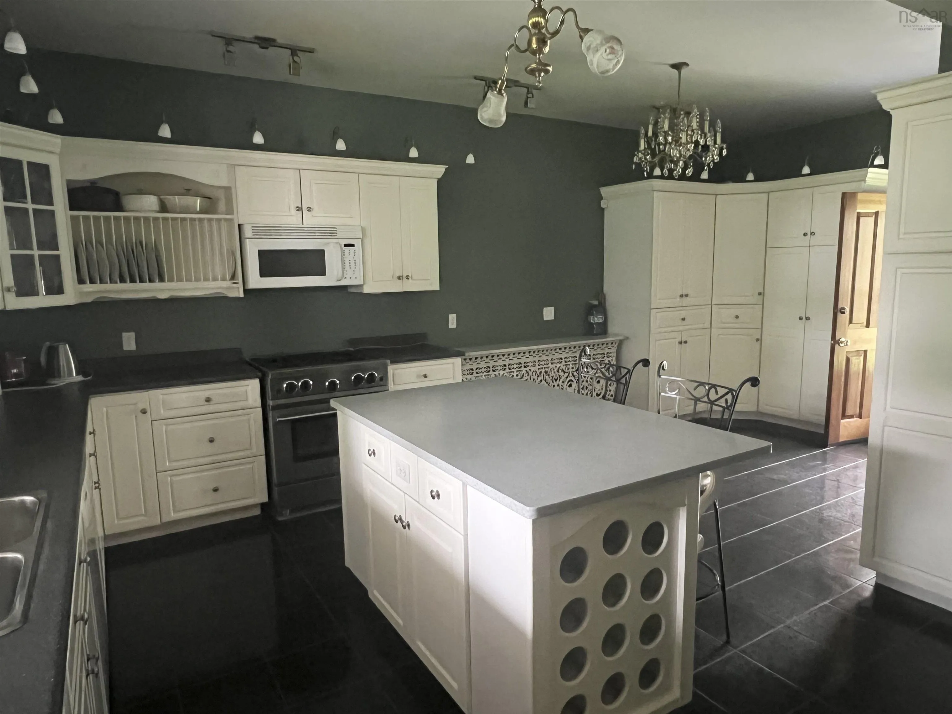 258 Faulkland Street, Pictou Ns B0k 1h0, 6 Bedrooms Bedrooms, ,4 BathroomsBathrooms,Residential,For Sale,Faulkland,202417381