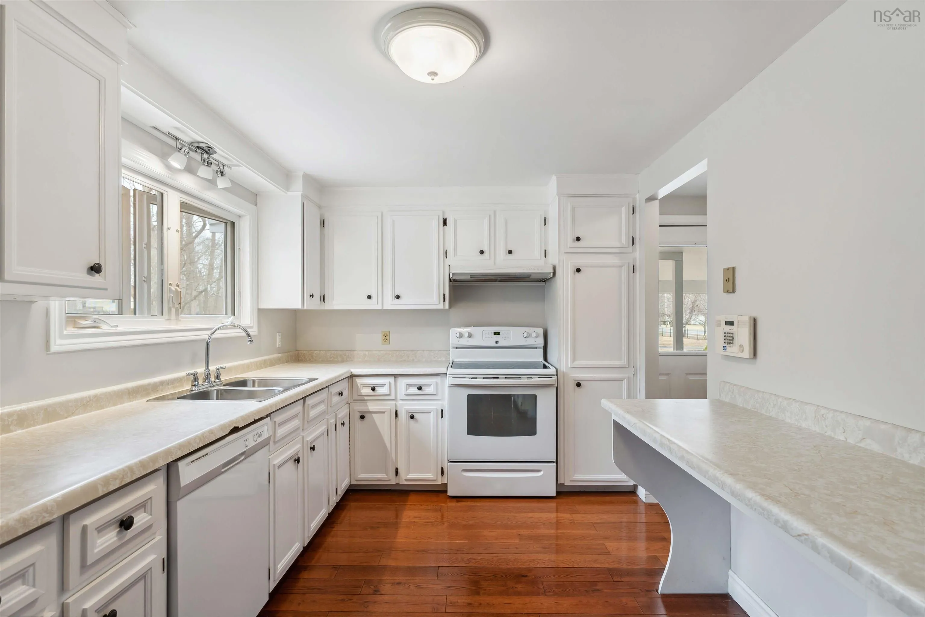 909 Main Street, Kingston Ns B0p 1r0, 5 Bedrooms Bedrooms, ,3 BathroomsBathrooms,Residential,For Sale,Main,202505973