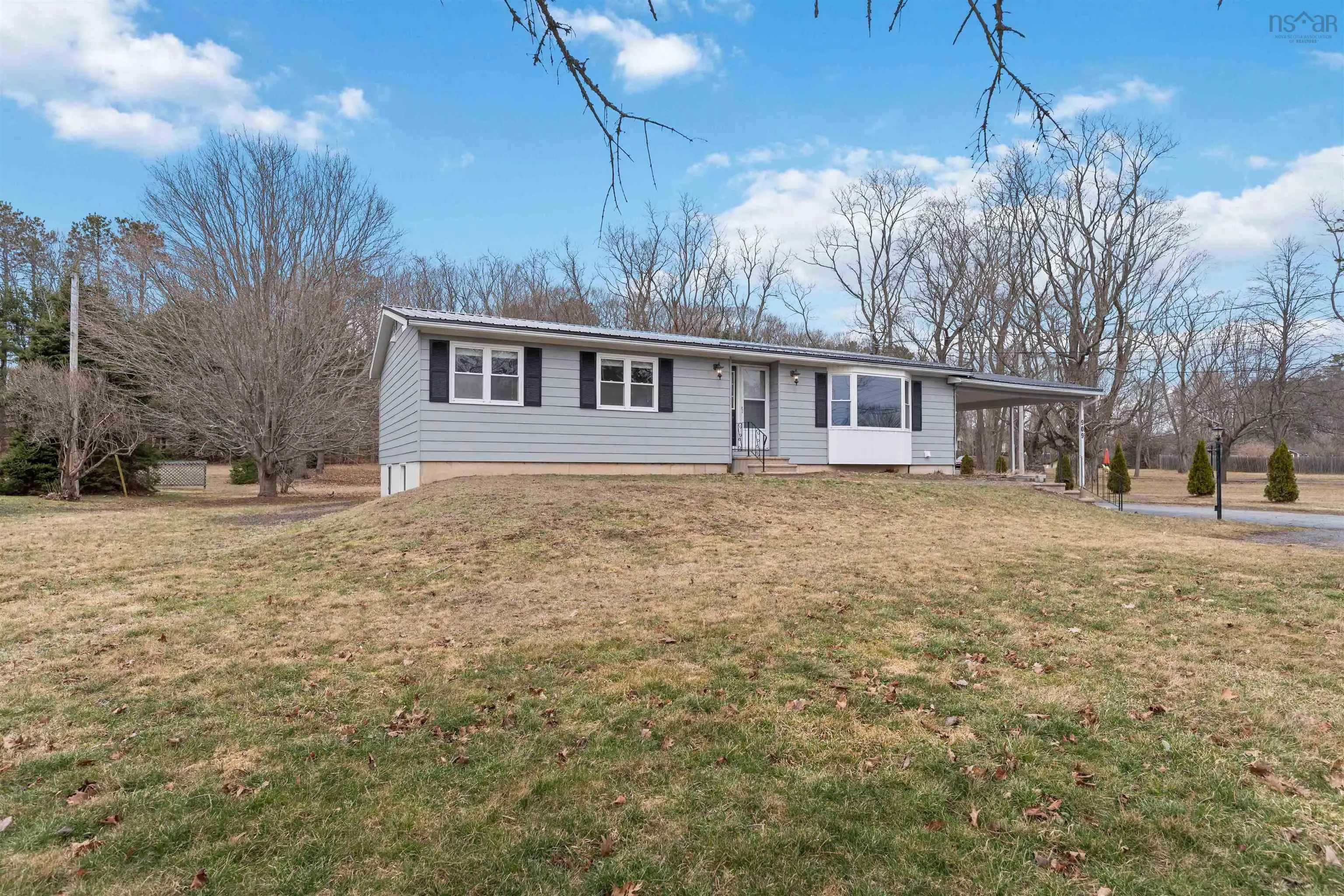 909 Main Street, Kingston Ns B0p 1r0, 5 Bedrooms Bedrooms, ,3 BathroomsBathrooms,Residential,For Sale,Main,202505973