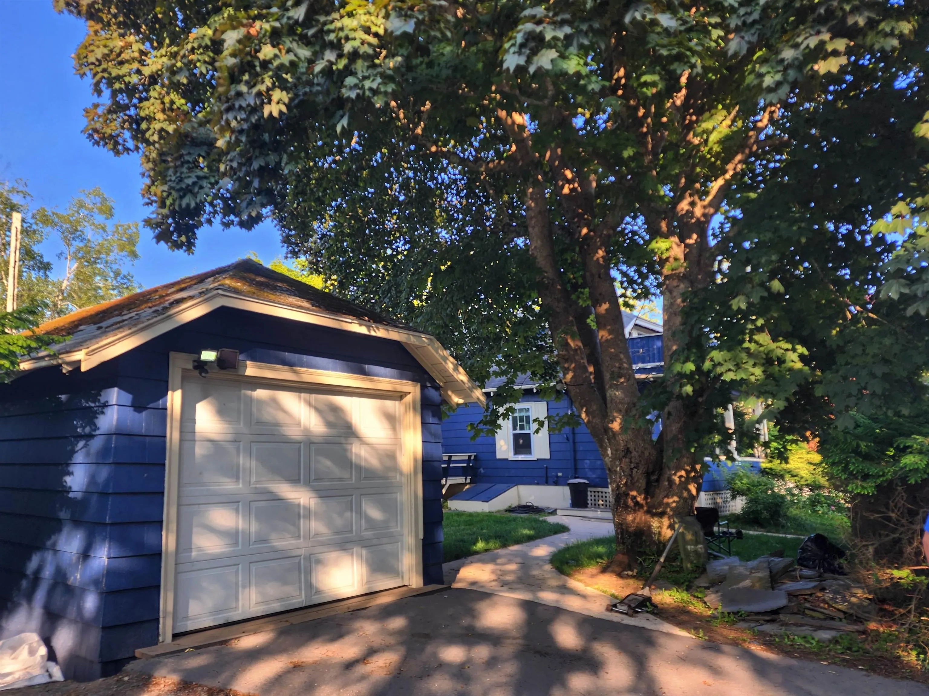 70 Victoria Road, Lunenburg, NS B0J 2C0, 3 Bedrooms Bedrooms, ,2 BathroomsBathrooms,Residential,For Sale,Victoria,202518020