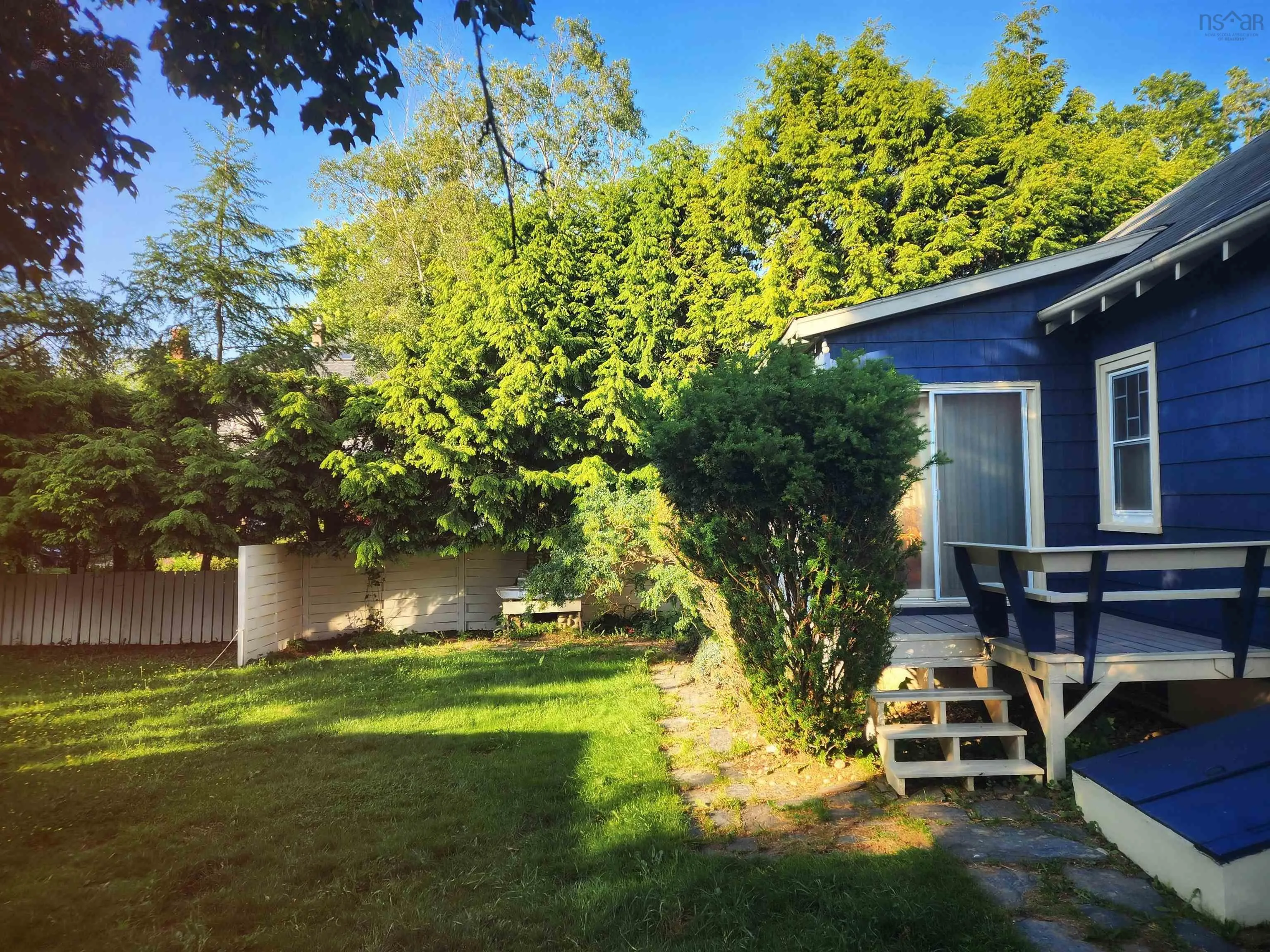 70 Victoria Road, Lunenburg, NS B0J 2C0, 3 Bedrooms Bedrooms, ,2 BathroomsBathrooms,Residential,For Sale,Victoria,202518020