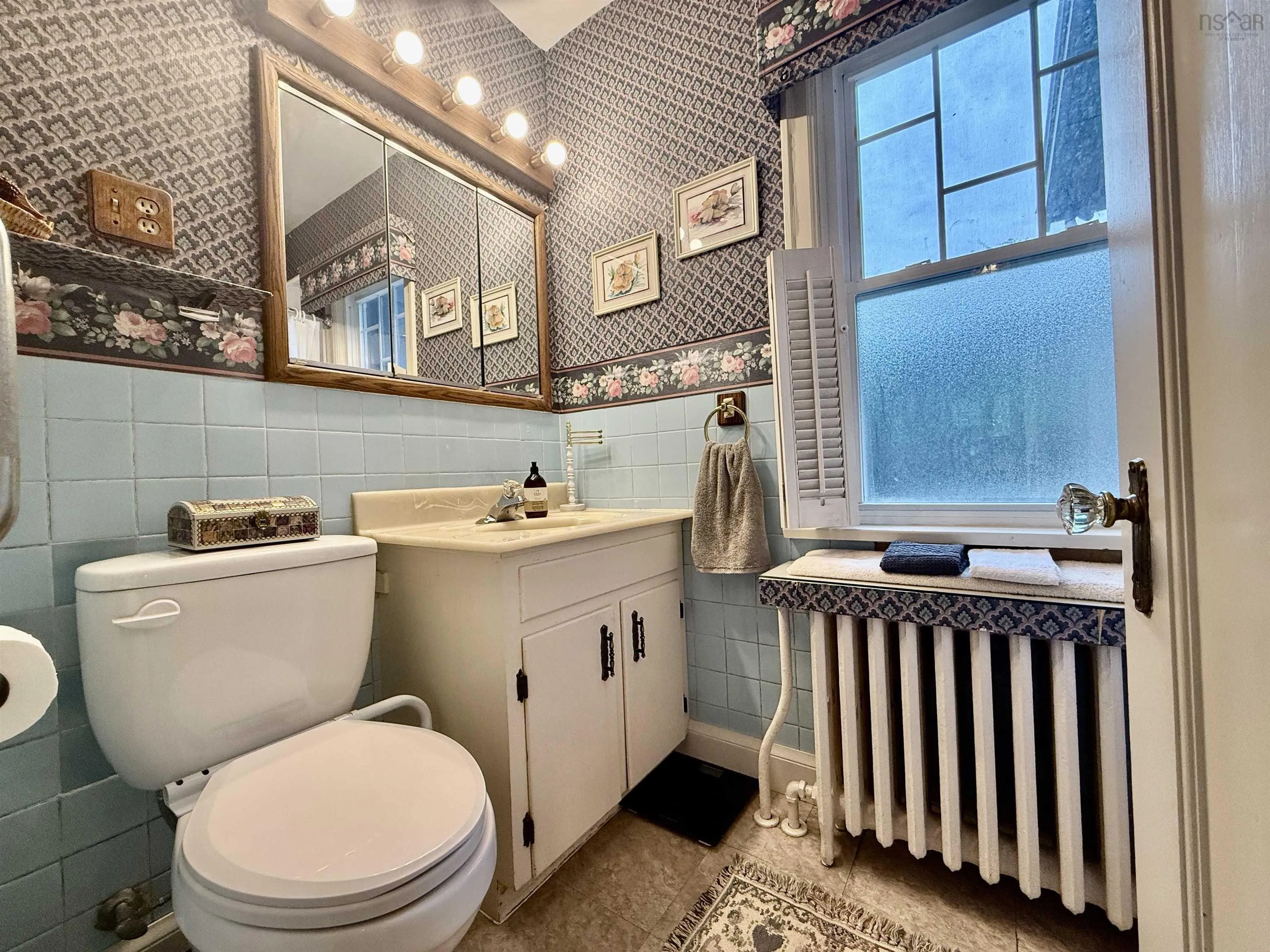 70 Victoria Road, Lunenburg, NS B0J 2C0, 3 Bedrooms Bedrooms, ,2 BathroomsBathrooms,Residential,For Sale,Victoria,202518020