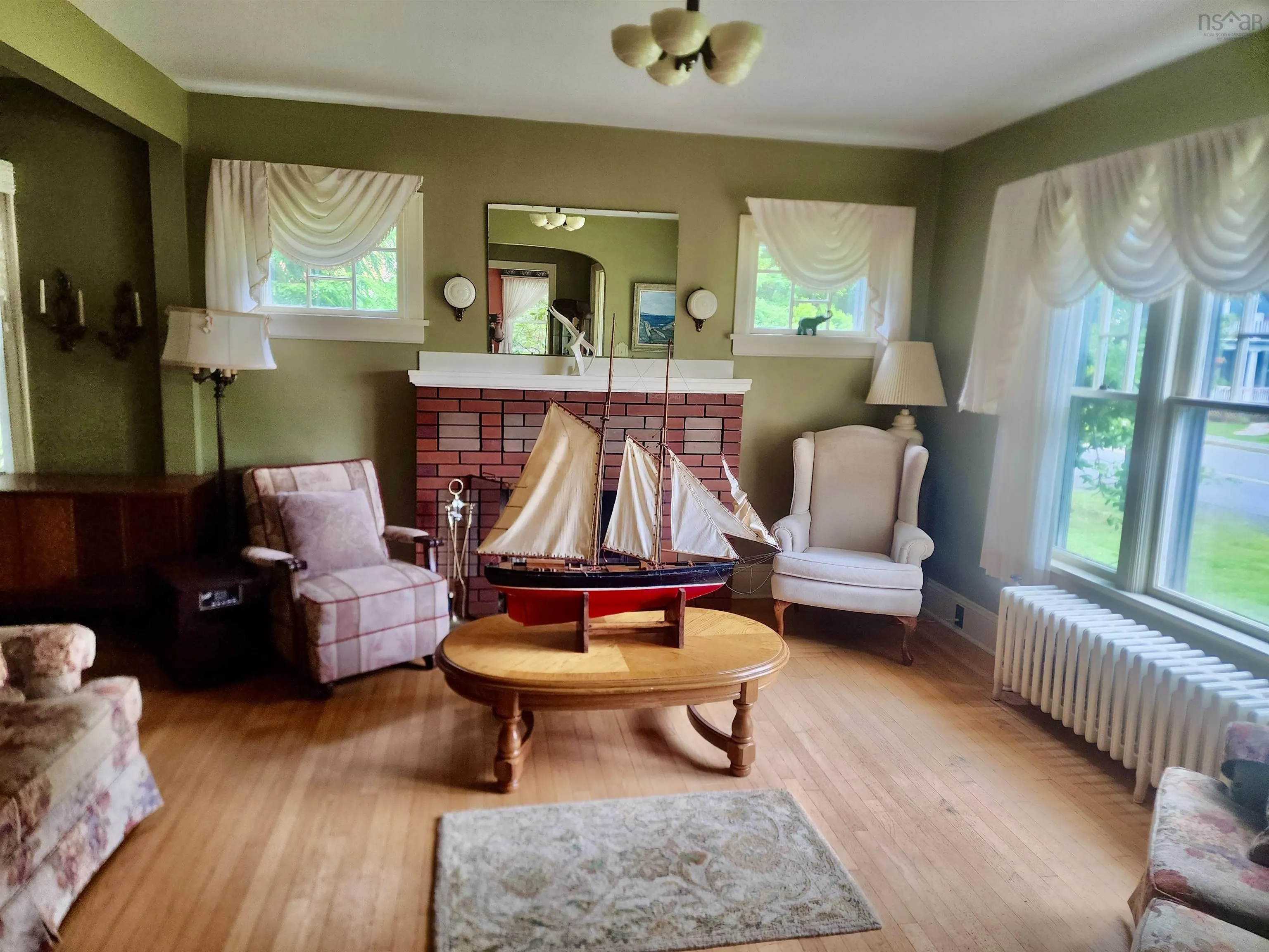 70 Victoria Road, Lunenburg, NS B0J 2C0, 3 Bedrooms Bedrooms, ,2 BathroomsBathrooms,Residential,For Sale,Victoria,202518020